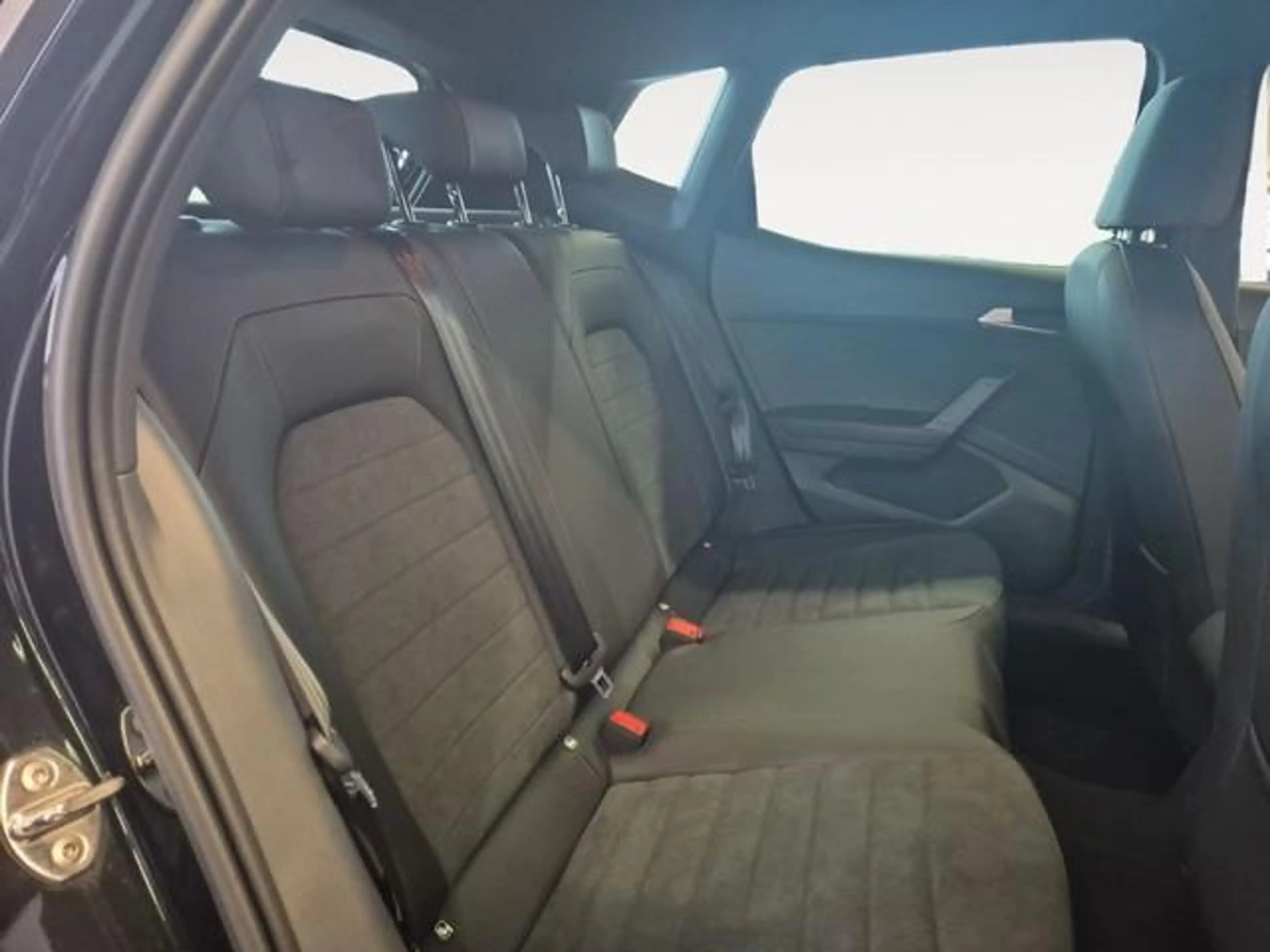 SEAT Arona 1.0 TSI DSG FR-Line *AHK*LED*Navi*Kamera* — photo 14