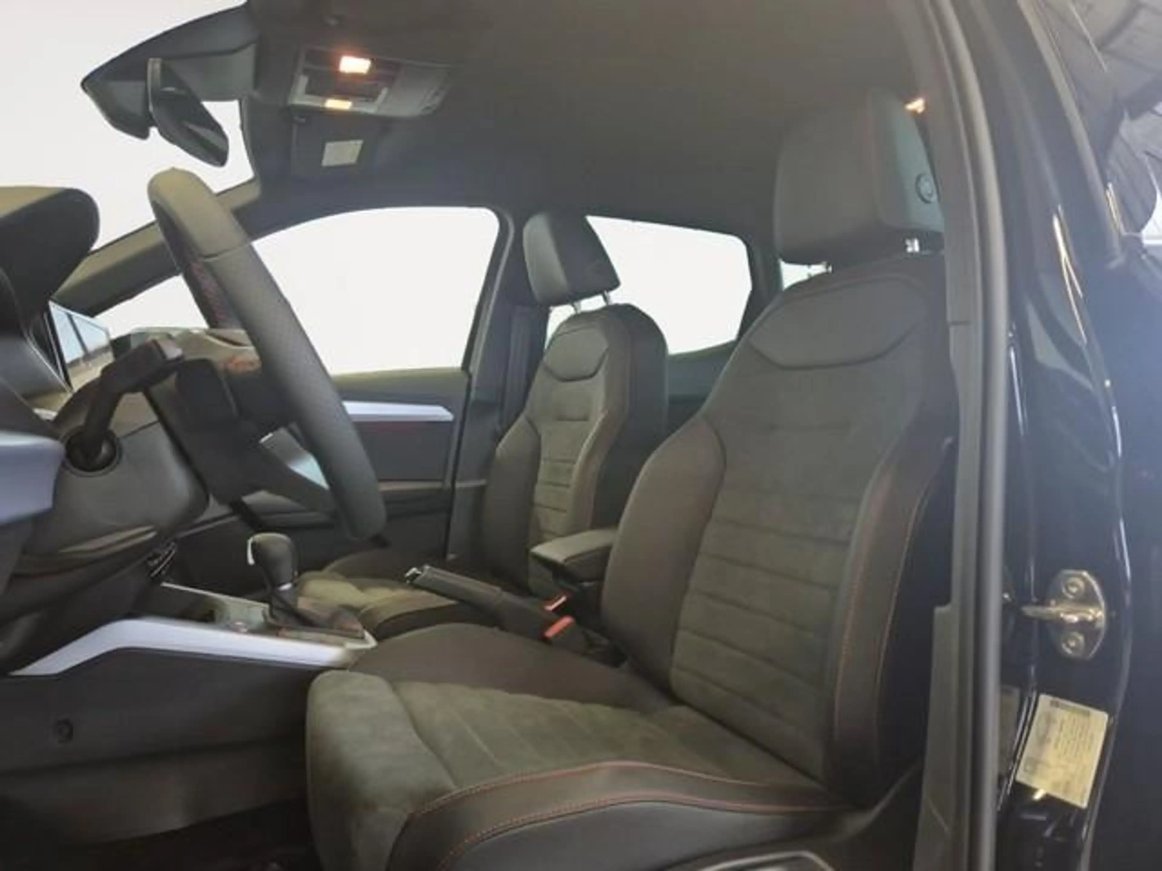 SEAT Arona 1.0 TSI DSG FR-Line *AHK*LED*Navi*Kamera* — photo 10