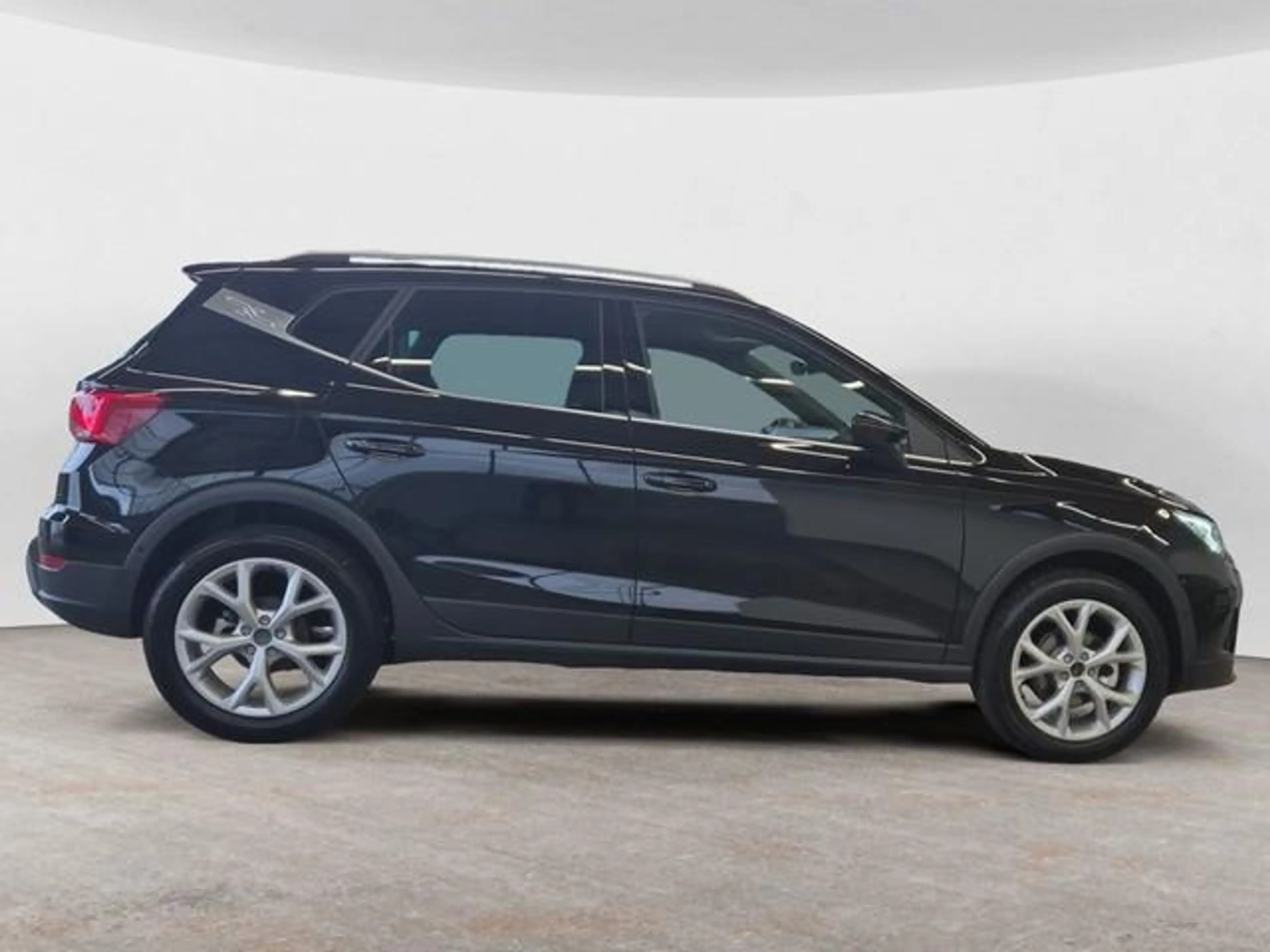 SEAT Arona 1.0 TSI DSG FR-Line *AHK*LED*Navi*Kamera* — photo 8