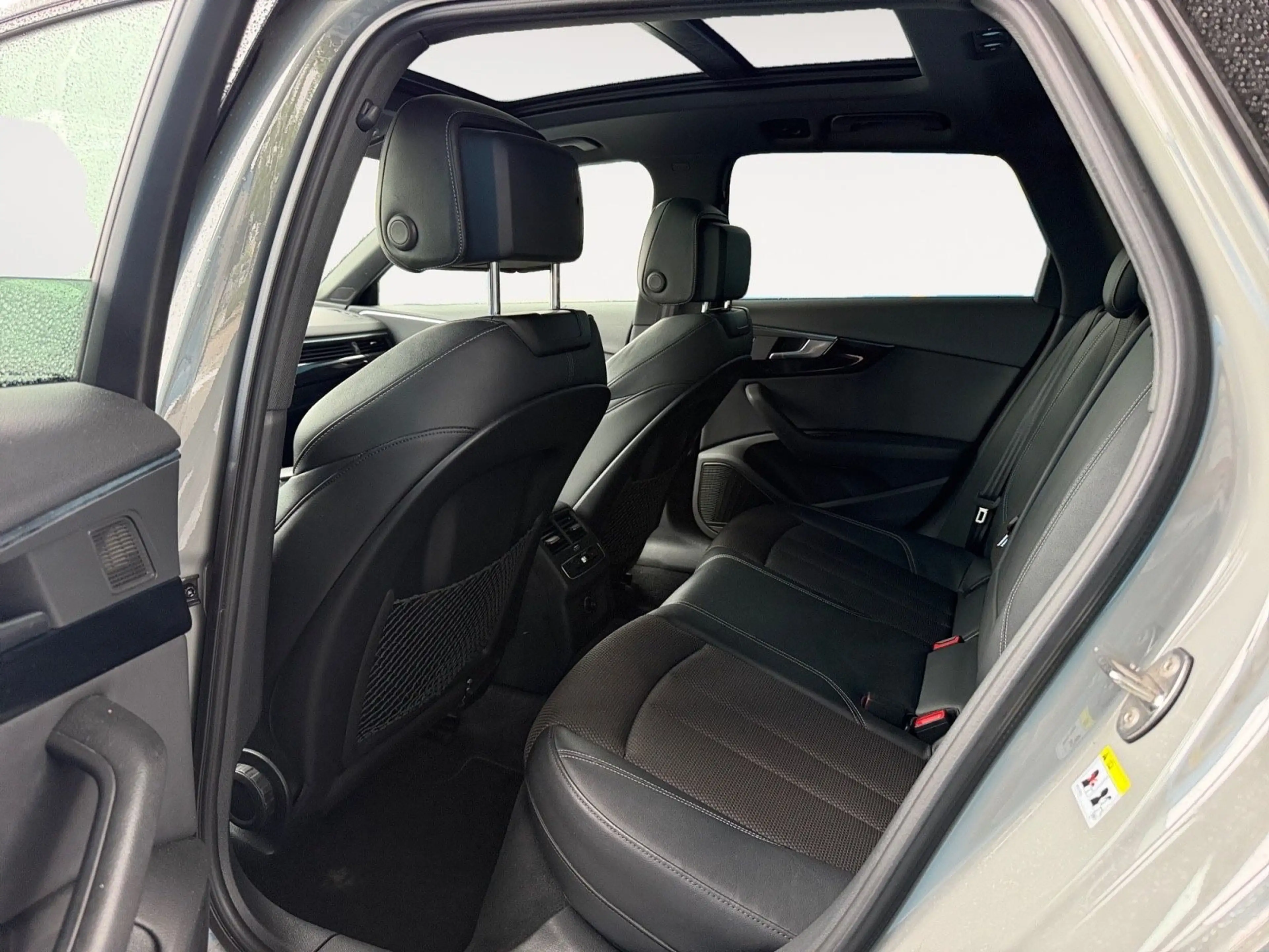 Audi A4 Avant sport ultra 3x S-Line Matrix Pano — photo 11