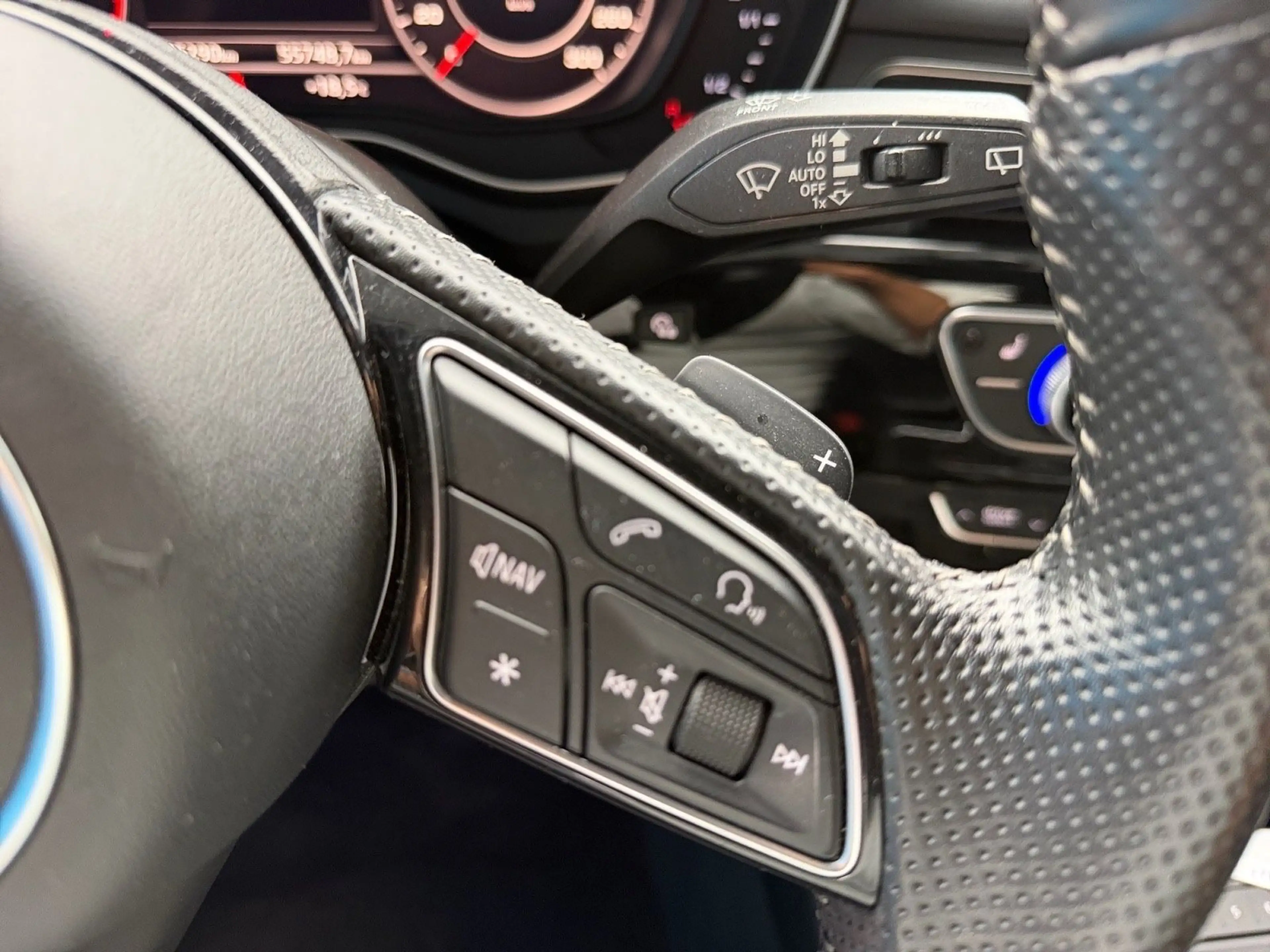 Audi A4 Avant sport ultra 3x S-Line Matrix Pano — photo 14