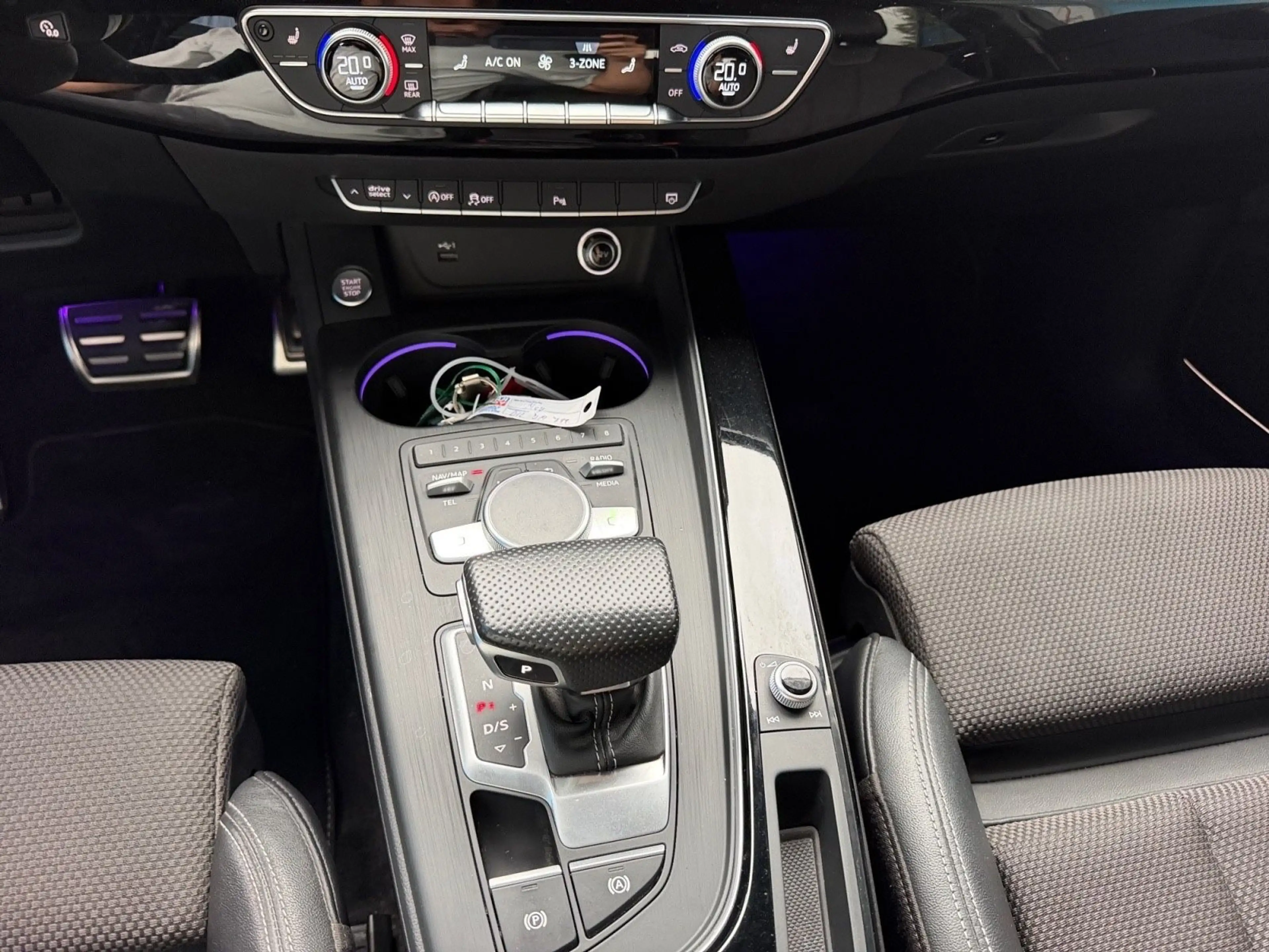 Audi A4 Avant sport ultra 3x S-Line Matrix Pano — photo 15