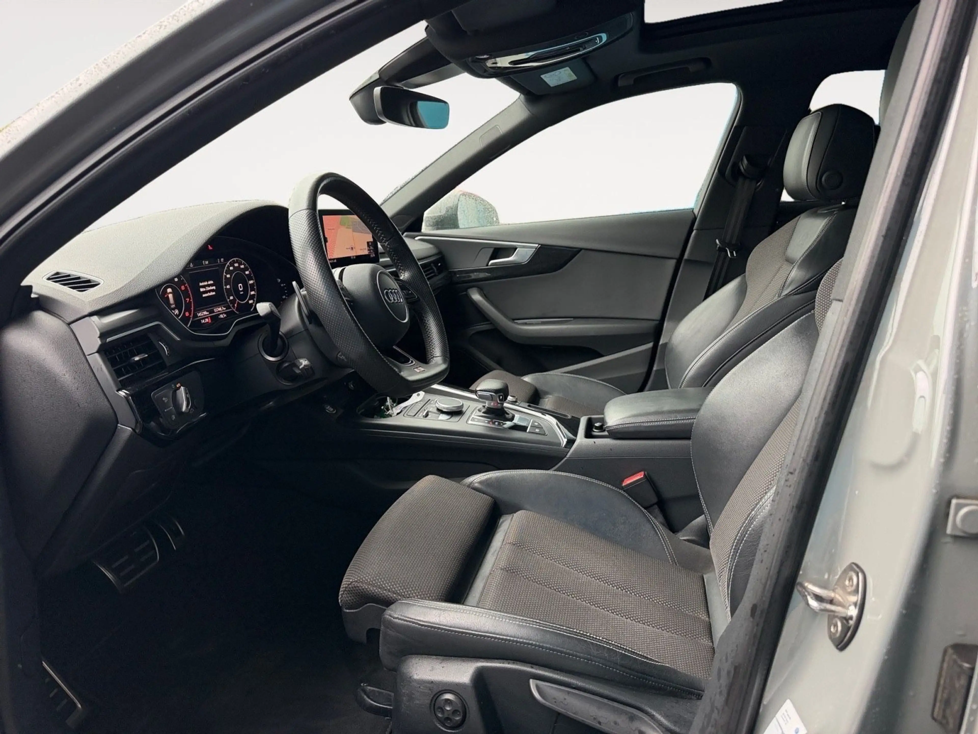 Audi A4 Avant sport ultra 3x S-Line Matrix Pano — photo 7