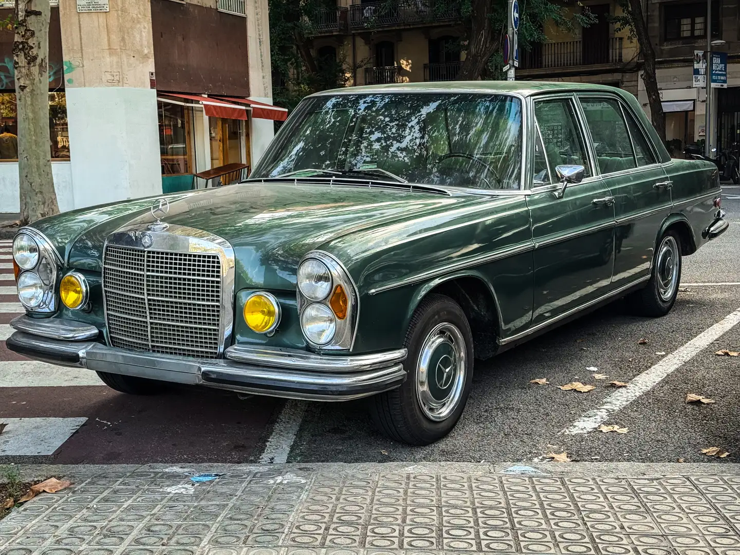 Mercedes-Benz 280 Verde - 1