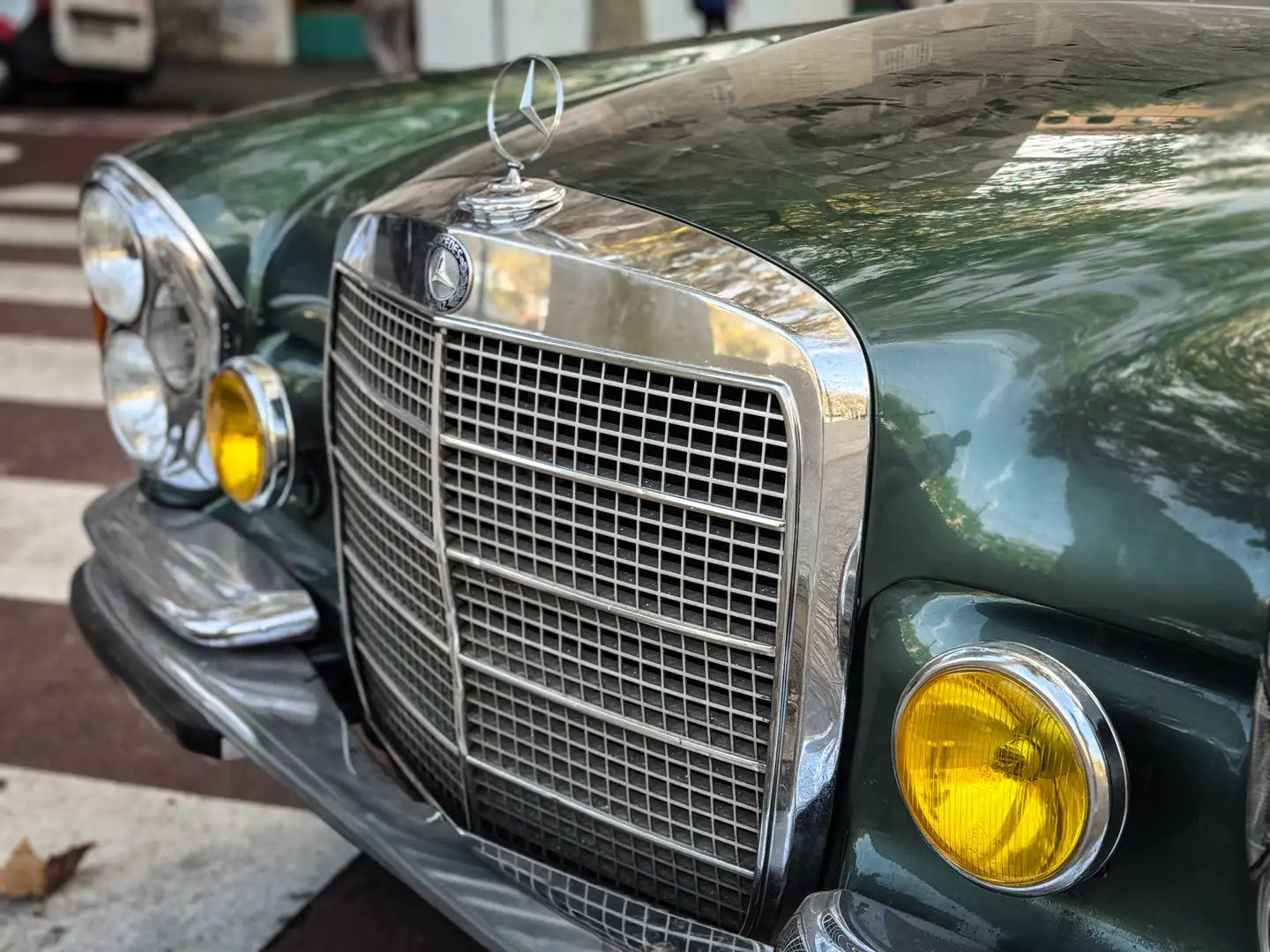 Mercedes-Benz 280 Verde - 2