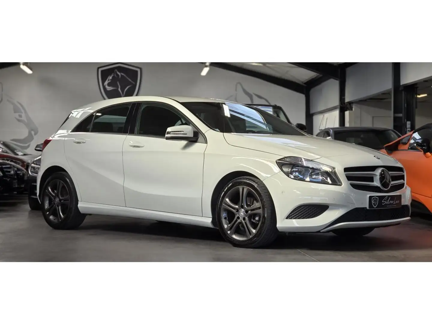 Mercedes-Benz A 180 A 180 CDI FAP BlueEfficiency - BV 7G-DCT BERLINE - BM 176 Sensation PHASE 1 Fehér - 2