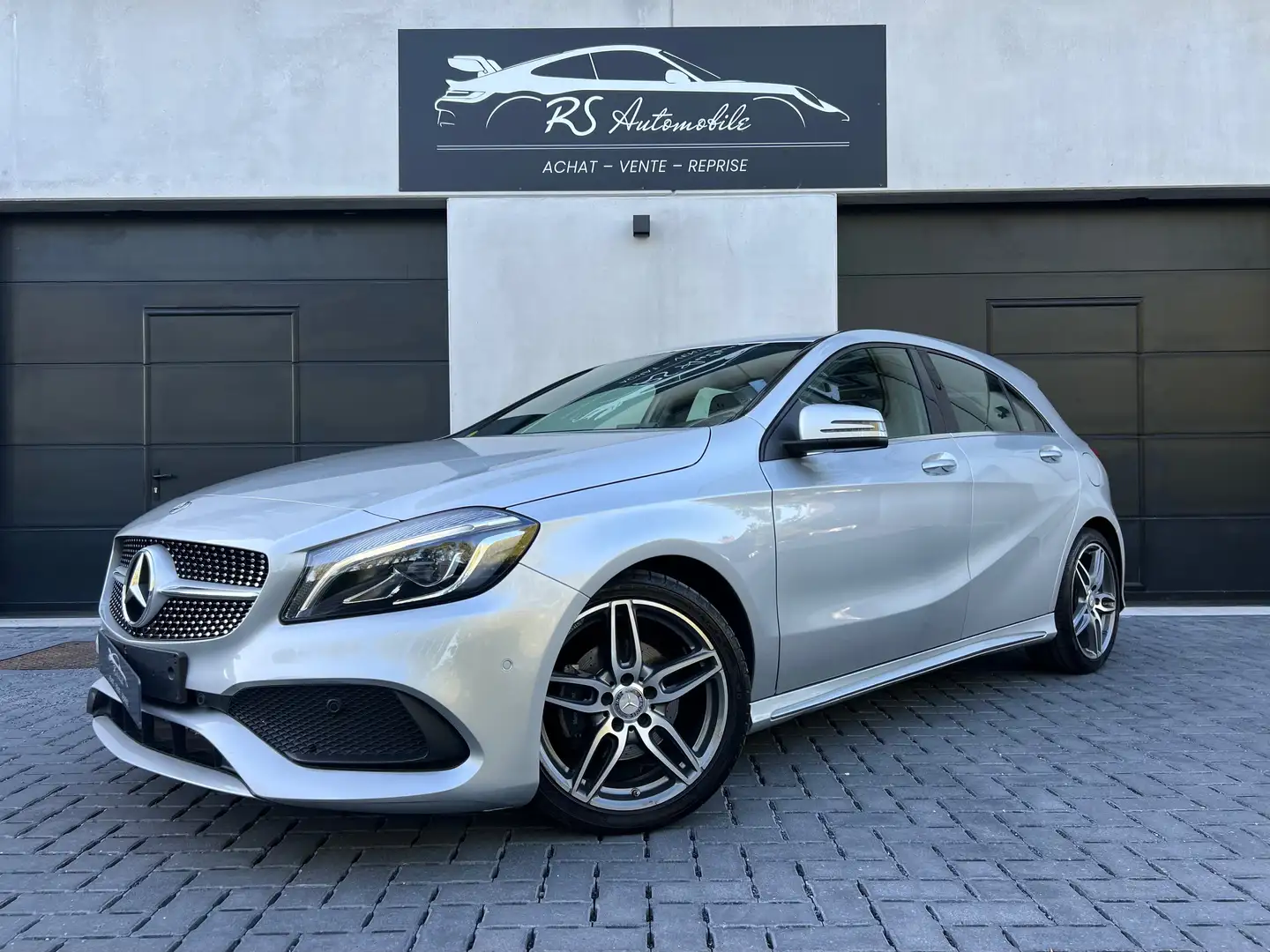 Mercedes-Benz A 180 A 180 d PACK AMG | 43.800KMS! |GARANTIE Argent - 1