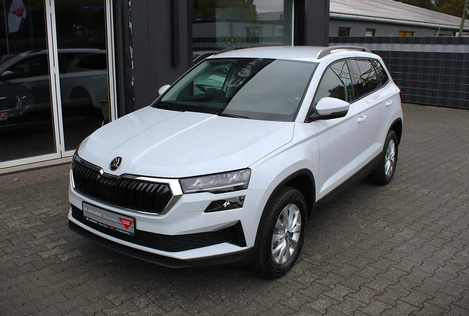 Skoda Karoq Skoda Karoq Selection 1.5 TSI 110kW/150PS, DSG, Weiß - 1