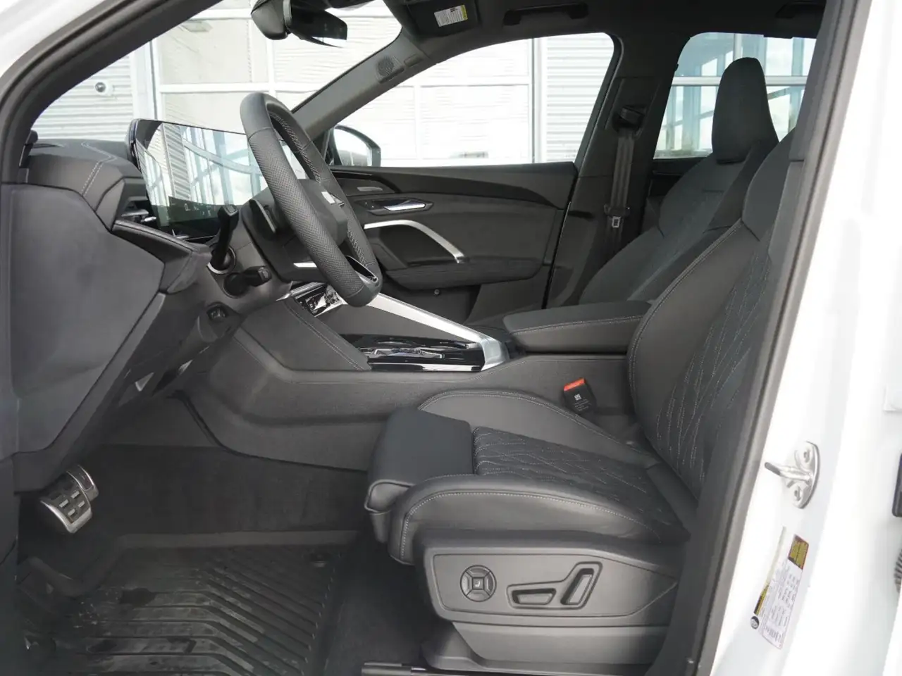 Audi SQ5 снимка Audi SQ5