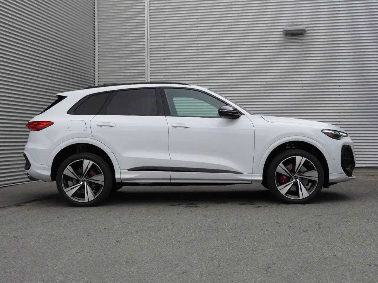 Audi SQ5 снимка Audi SQ5