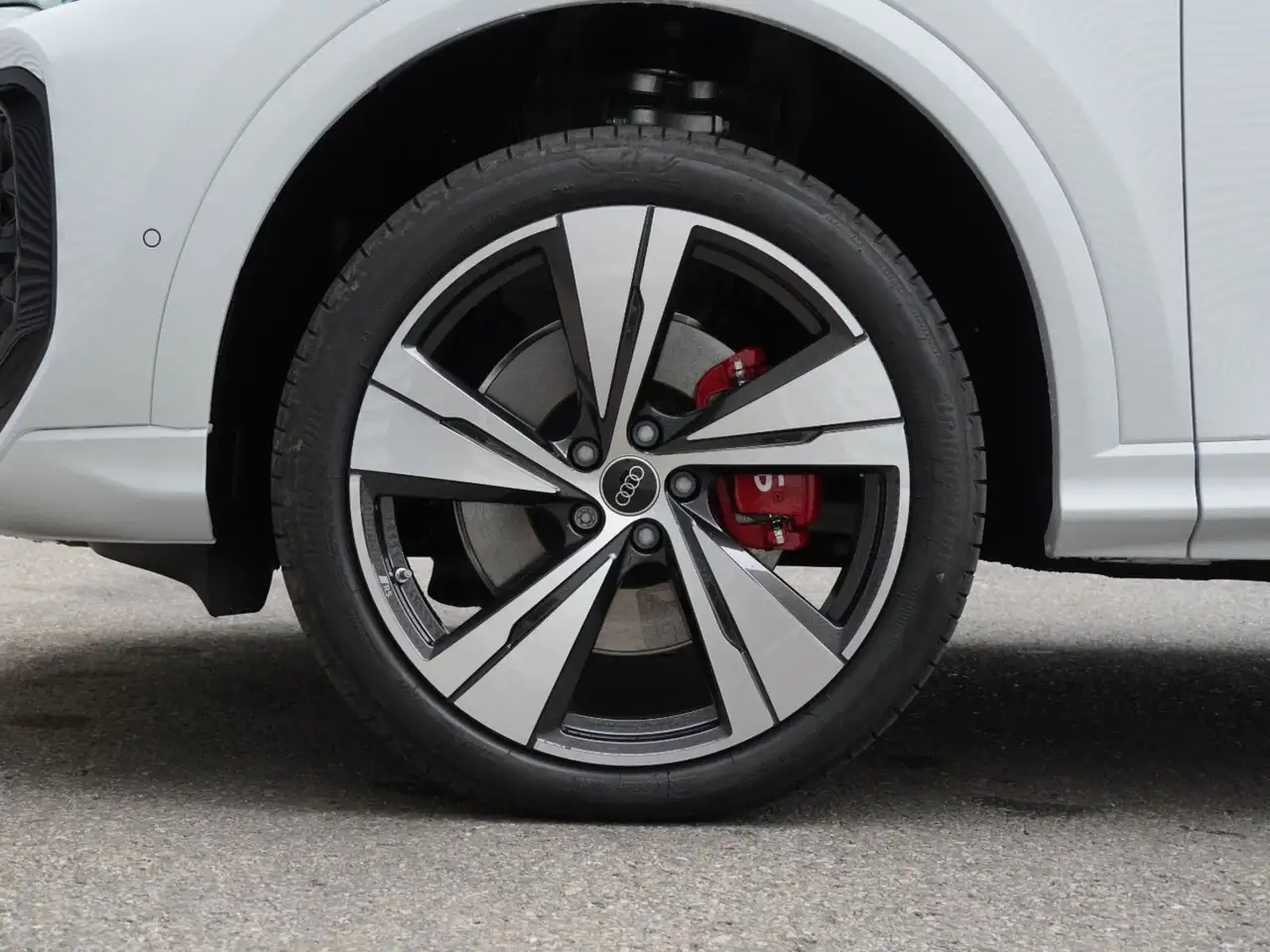 Audi SQ5 снимка Audi SQ5