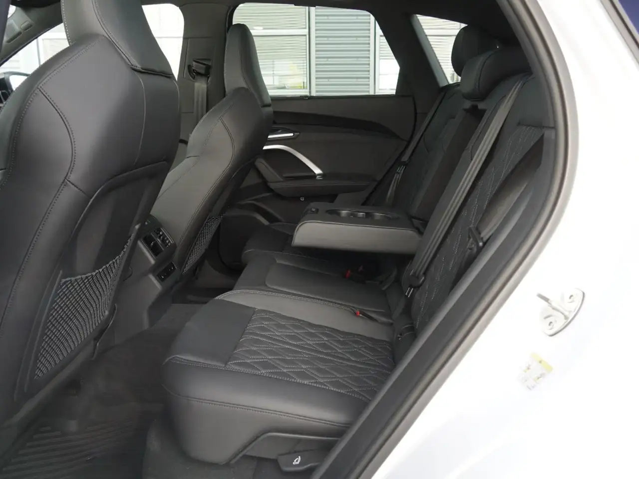 Audi SQ5 снимка Audi SQ5