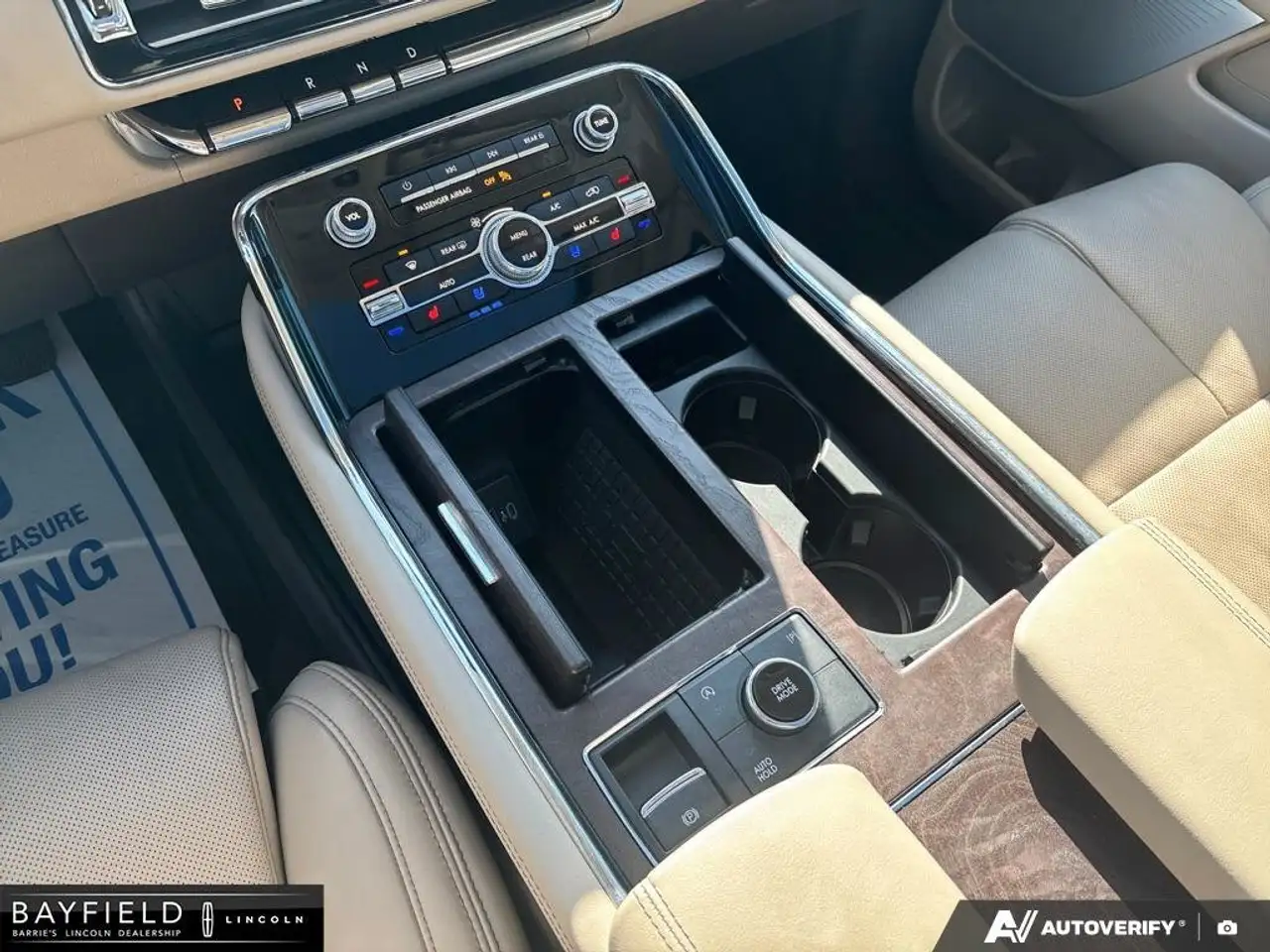 Lincoln Navigator снимка Lincoln Navigator