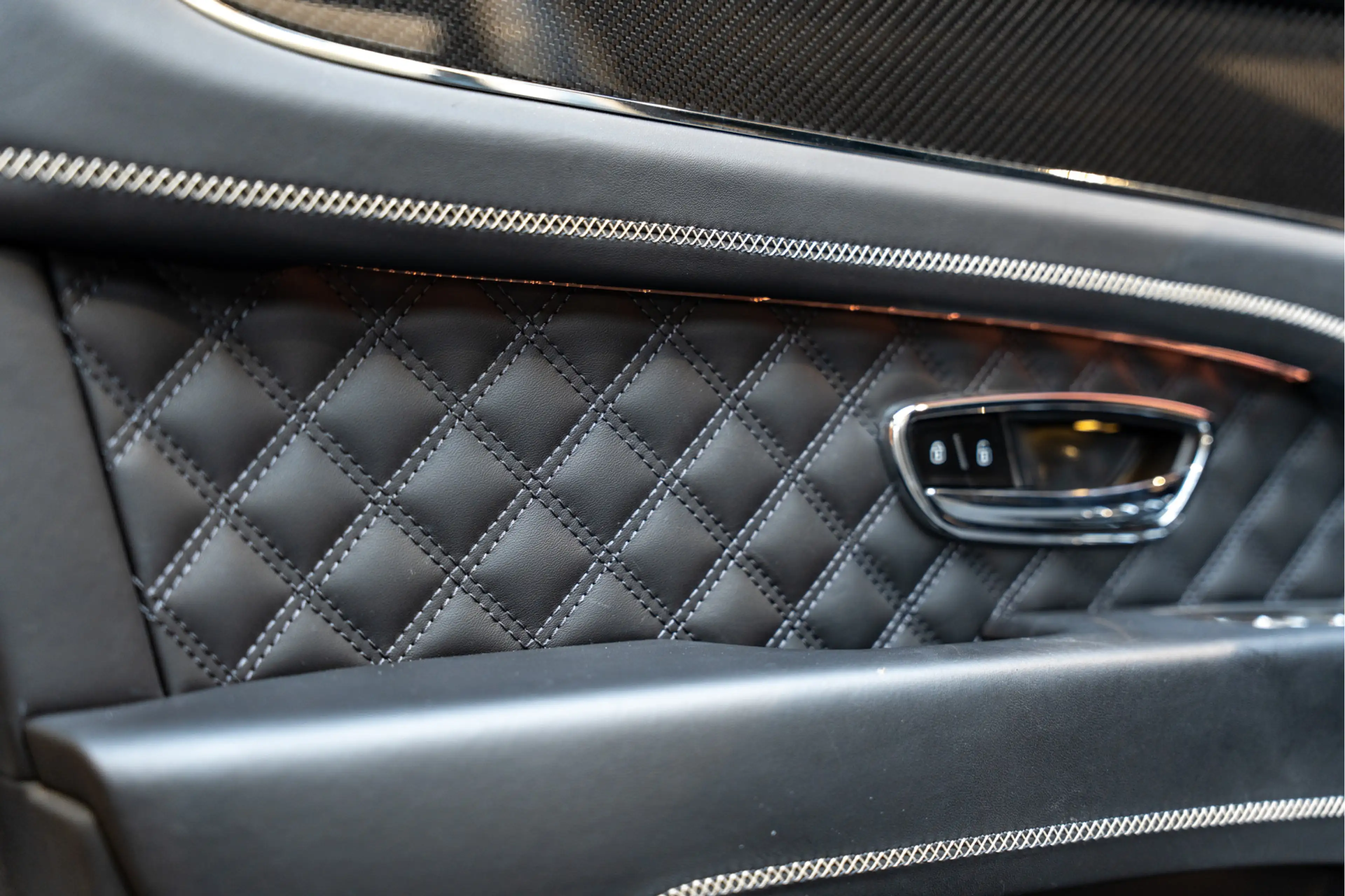 Bentley Bentayga 4.0 V8 S Naim V8S Carbon Styling Pakket — photo 24