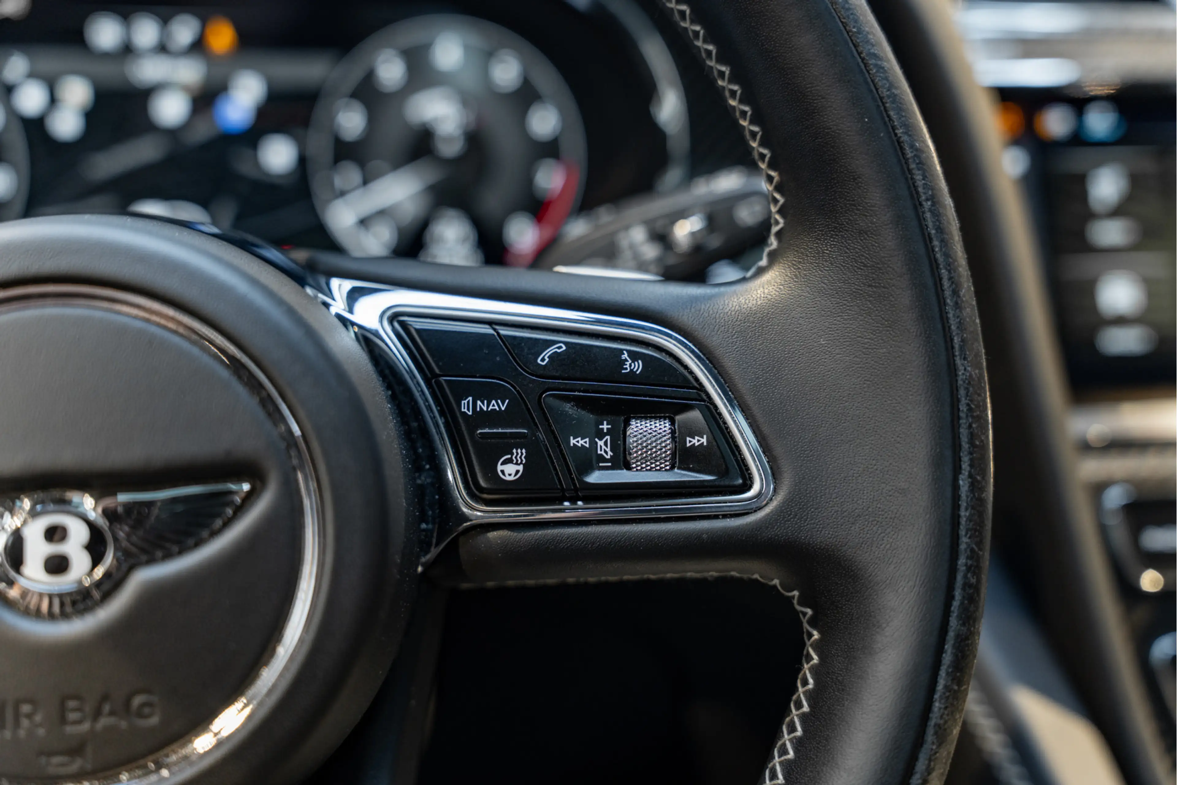 Bentley Bentayga 4.0 V8 S Naim V8S Carbon Styling Pakket — photo 38