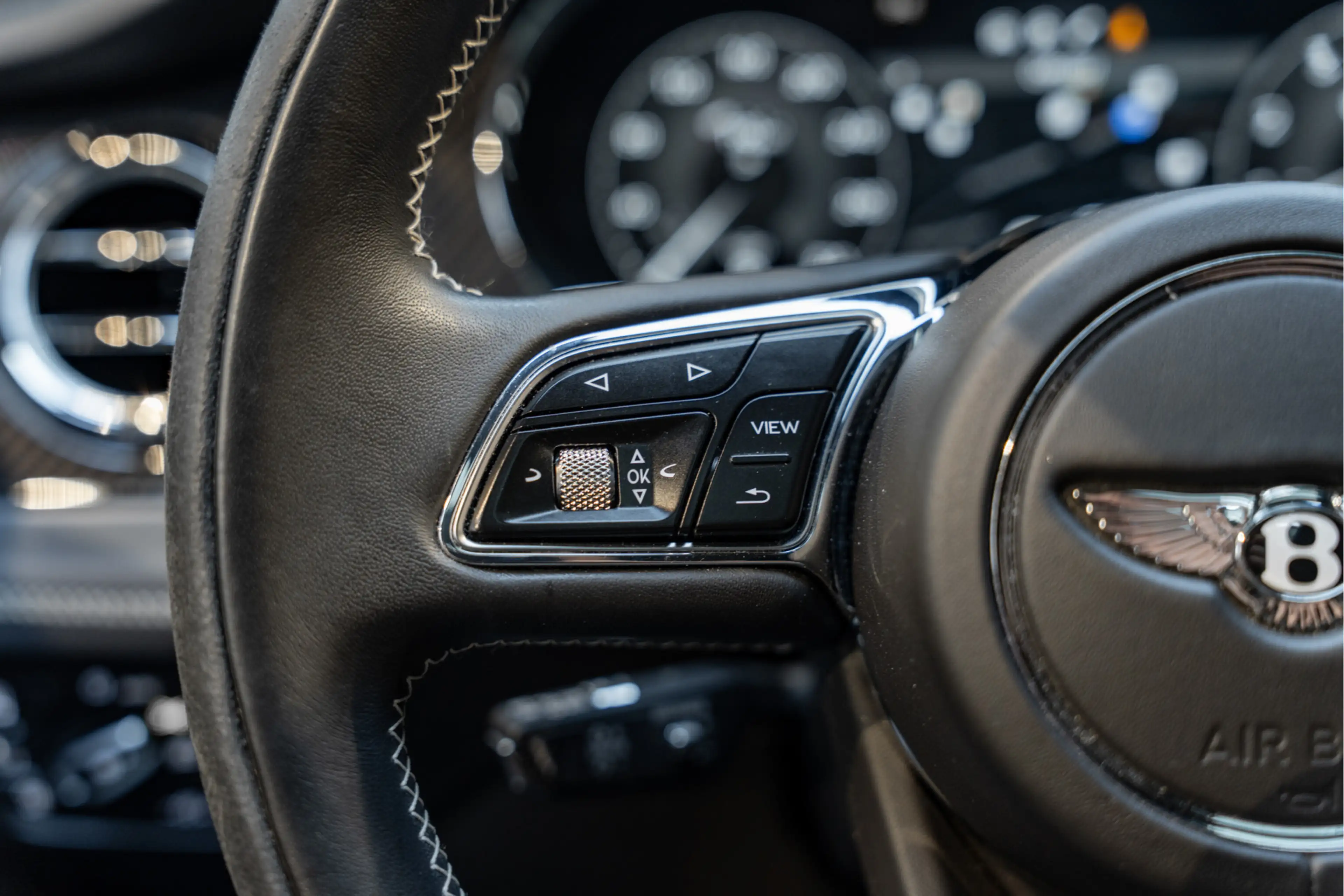 Bentley Bentayga 4.0 V8 S Naim V8S Carbon Styling Pakket — photo 37