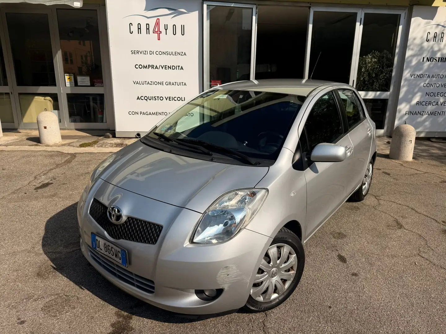 Toyota Yaris Yaris  2008 5p 1.3, CLIMA, ADATTA A NEOPATENTATI! Silber - 1