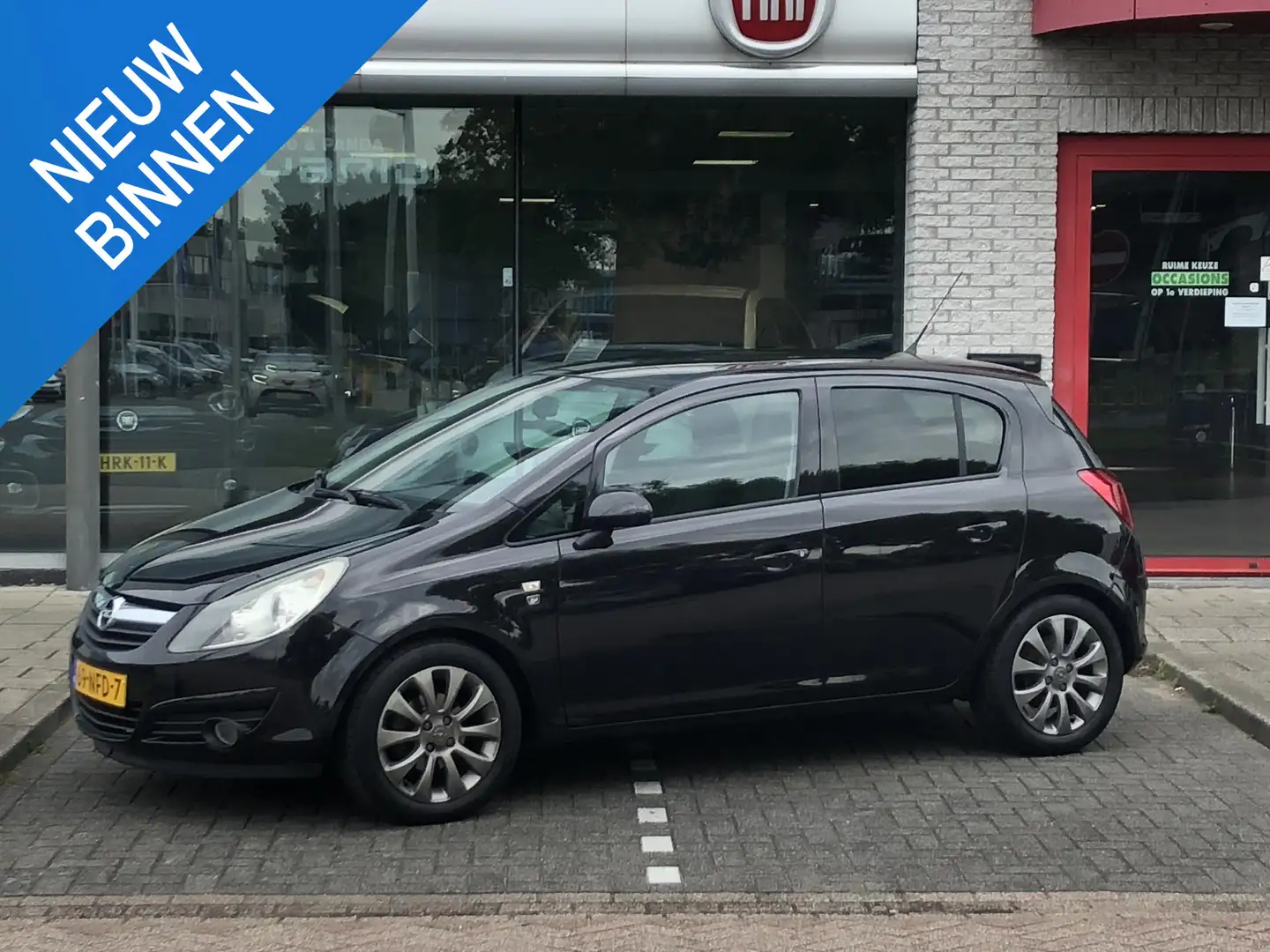 Opel Corsa 1.2-16V '111' Edition 5-drs AUTOMAAT|AIRCO|CRUISE Zwart - 1