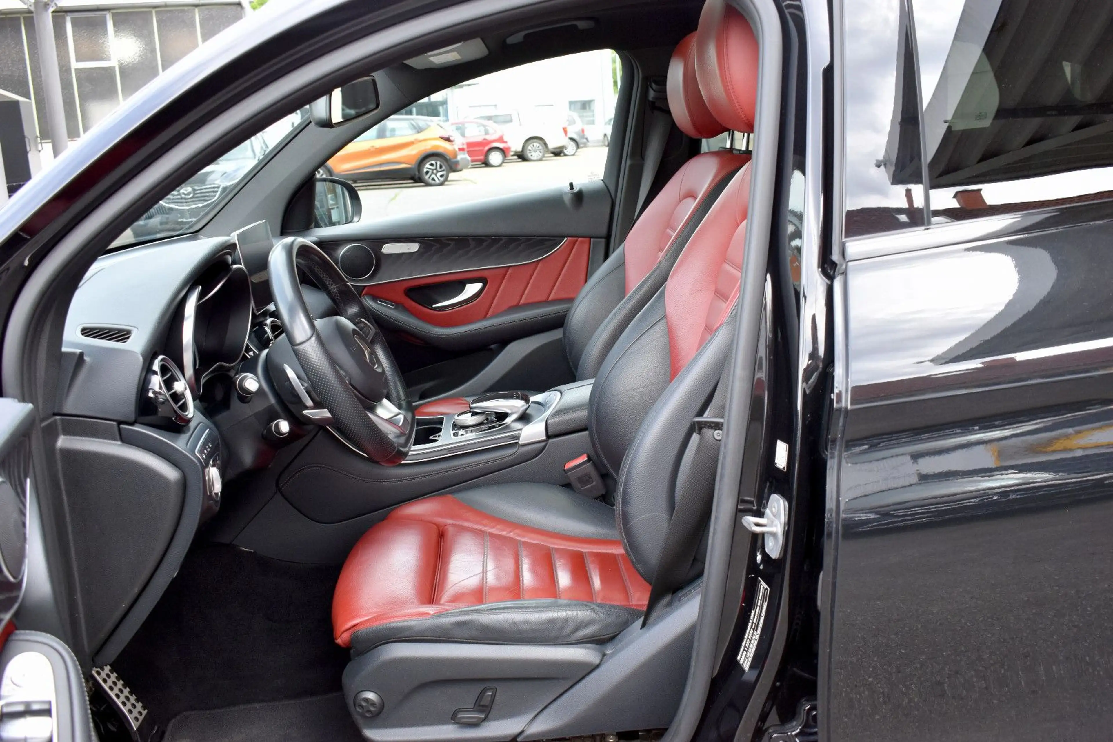Mercedes-Benz GLC 350 Coupe *Kamera*Night*AMG*Glasdach*Head-up — photo 8
