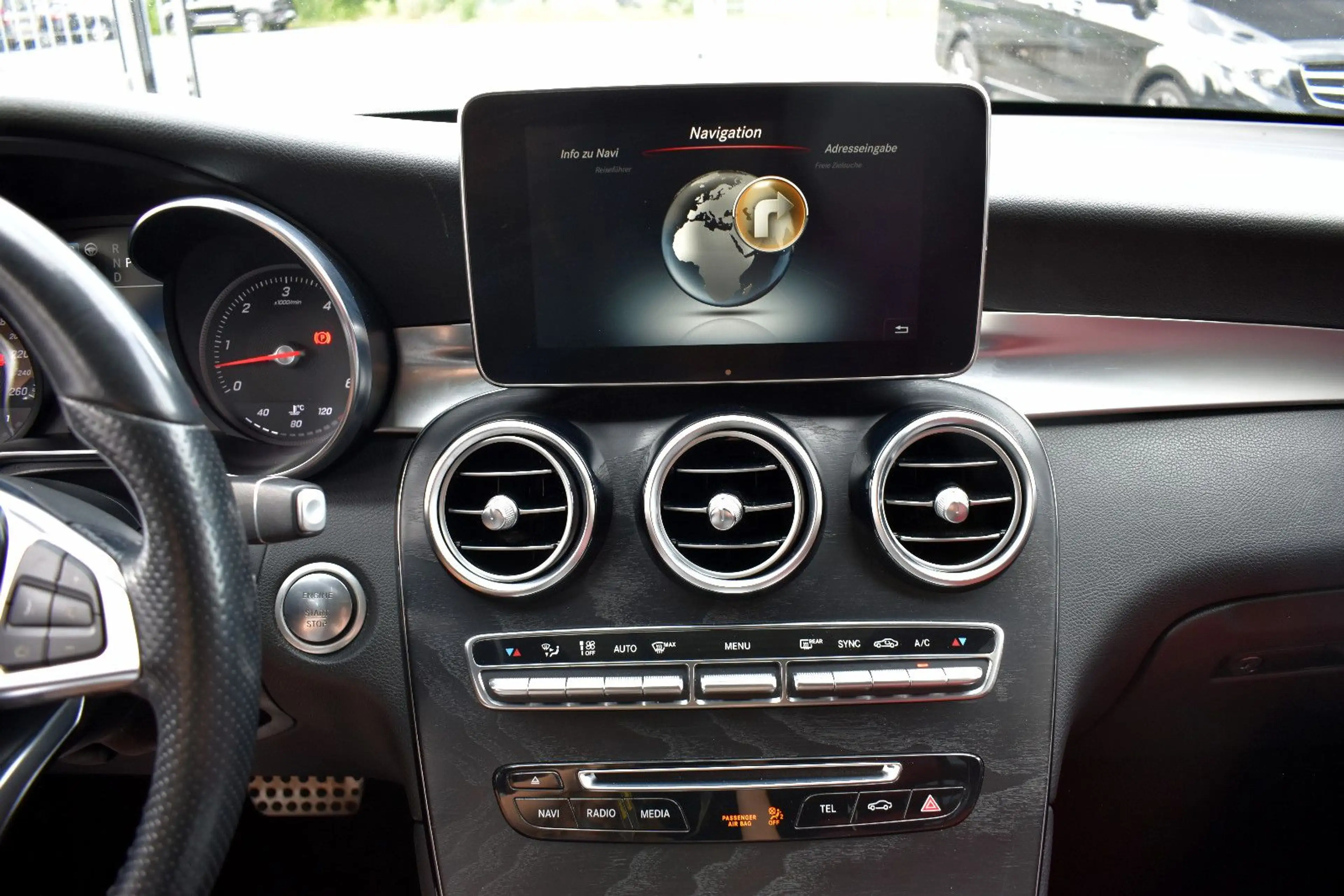 Mercedes-Benz GLC 350 Coupe *Kamera*Night*AMG*Glasdach*Head-up — photo 12