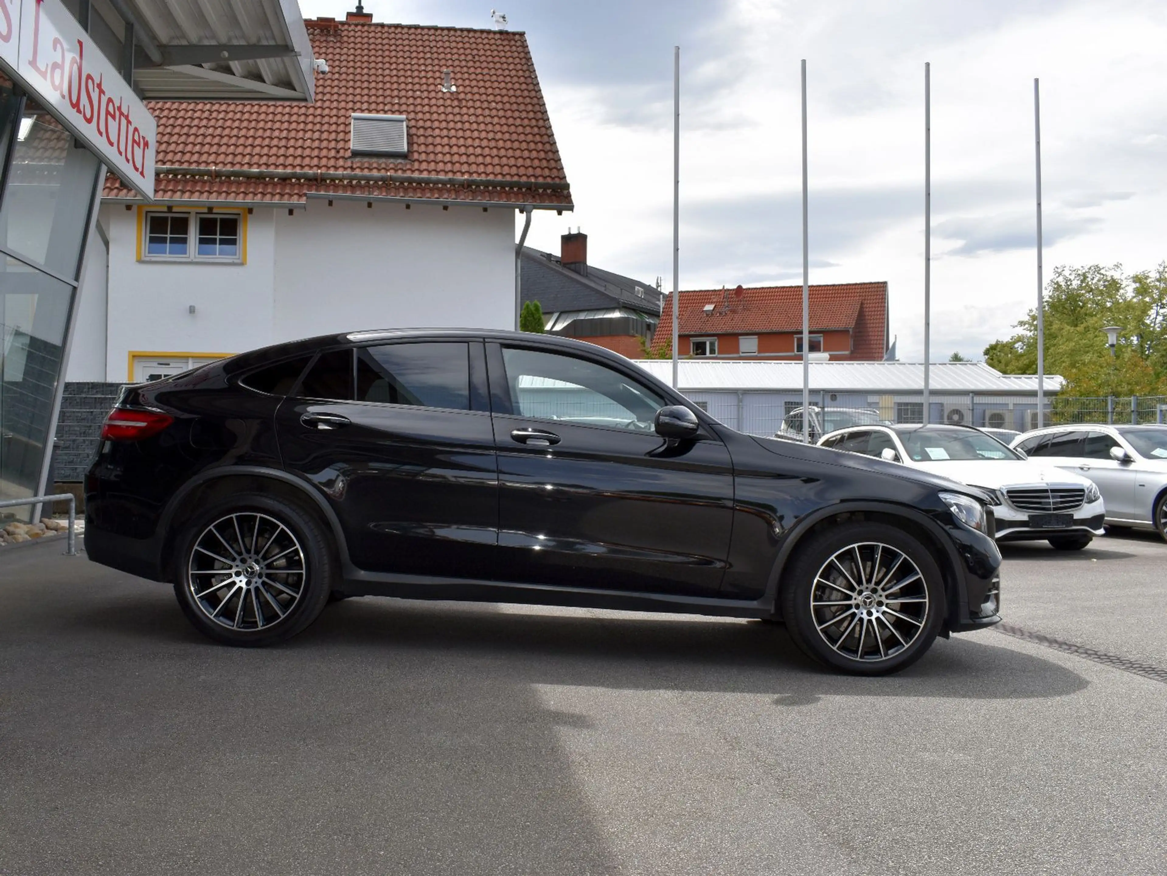 Mercedes-Benz GLC 350 Coupe *Kamera*Night*AMG*Glasdach*Head-up — photo 3