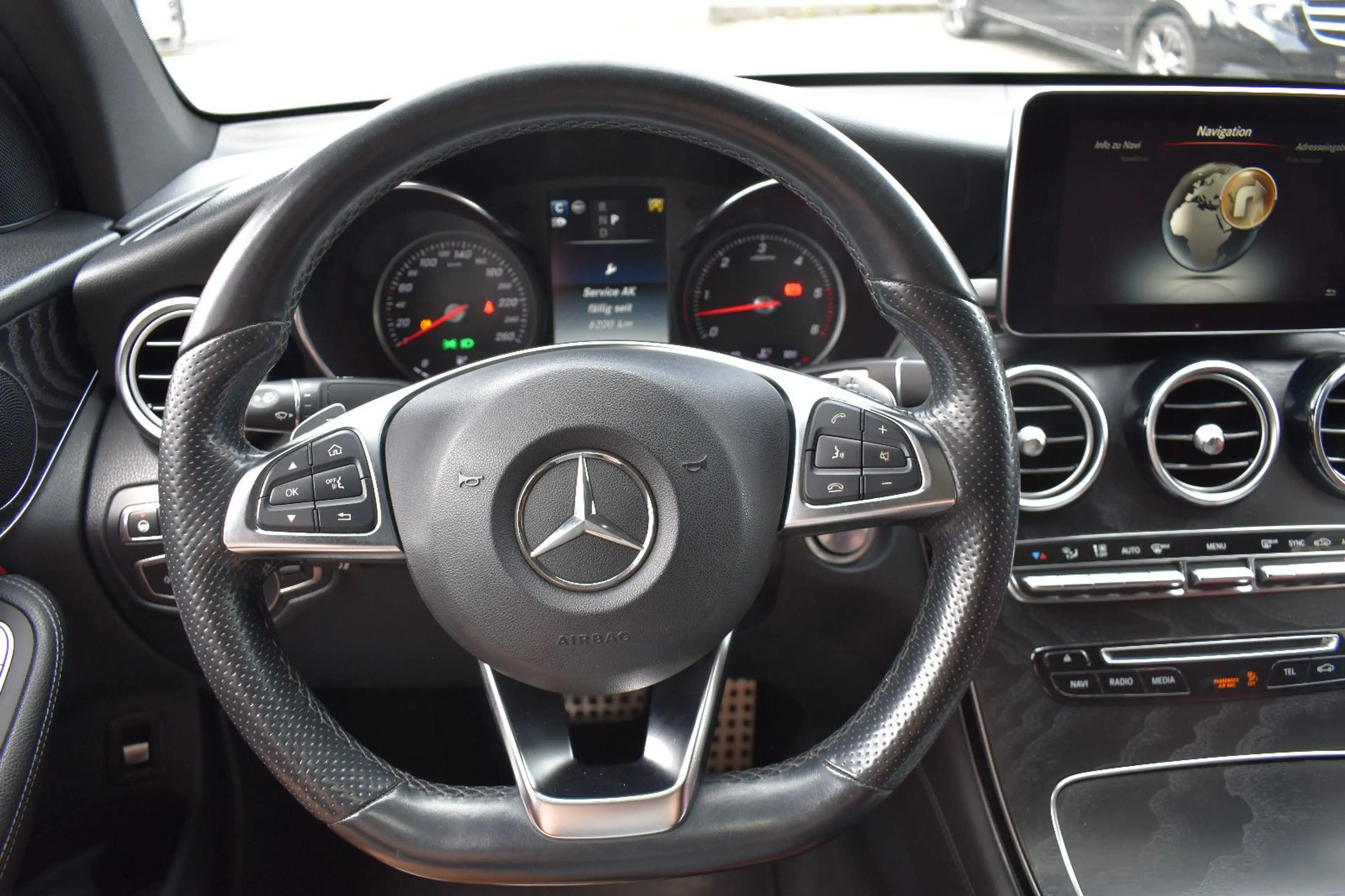 Mercedes-Benz GLC 350 Coupe *Kamera*Night*AMG*Glasdach*Head-up — photo 14