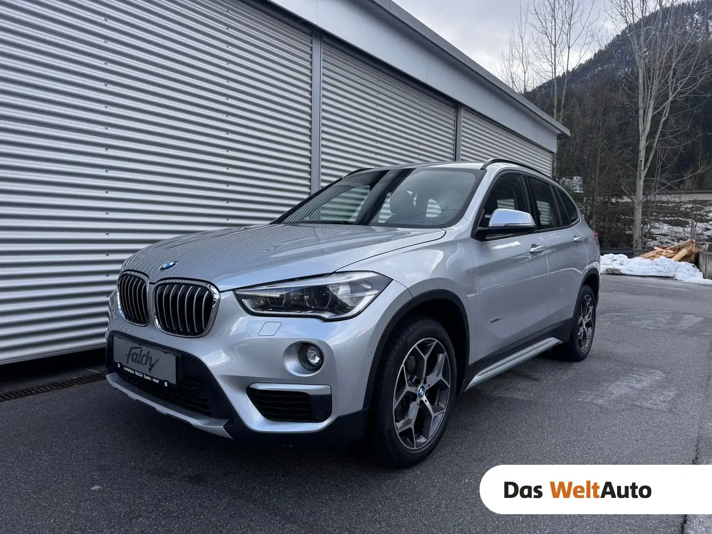 BMW X1 xDrive18d xLine Aut. Silber - 1