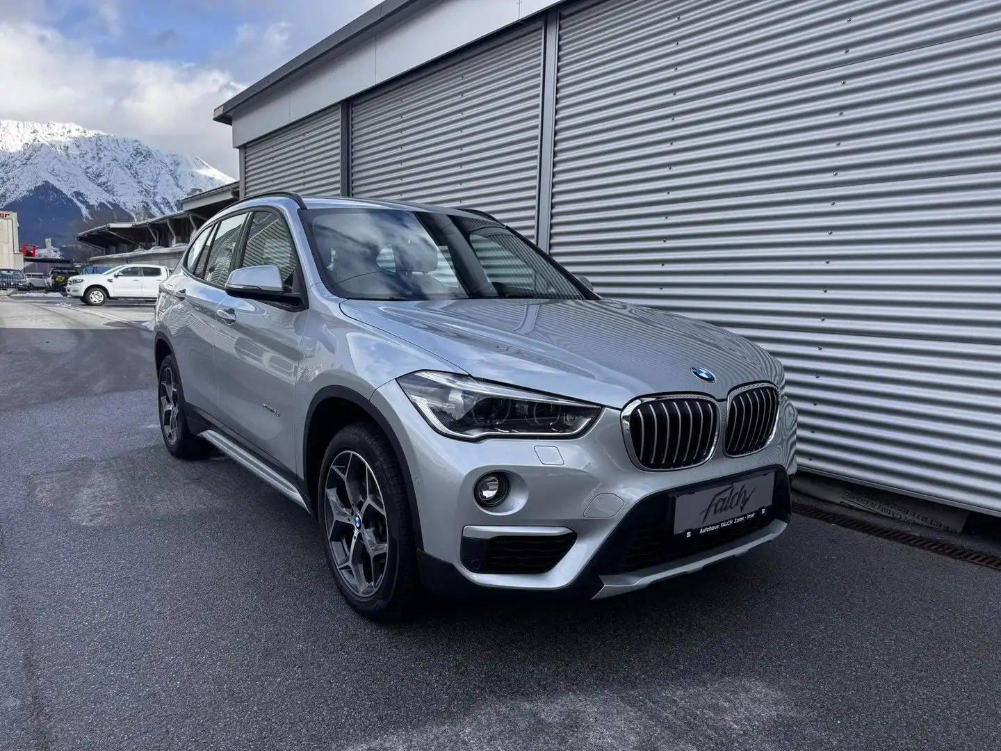 BMW X1 xDrive18d xLine Aut. Silber - 2