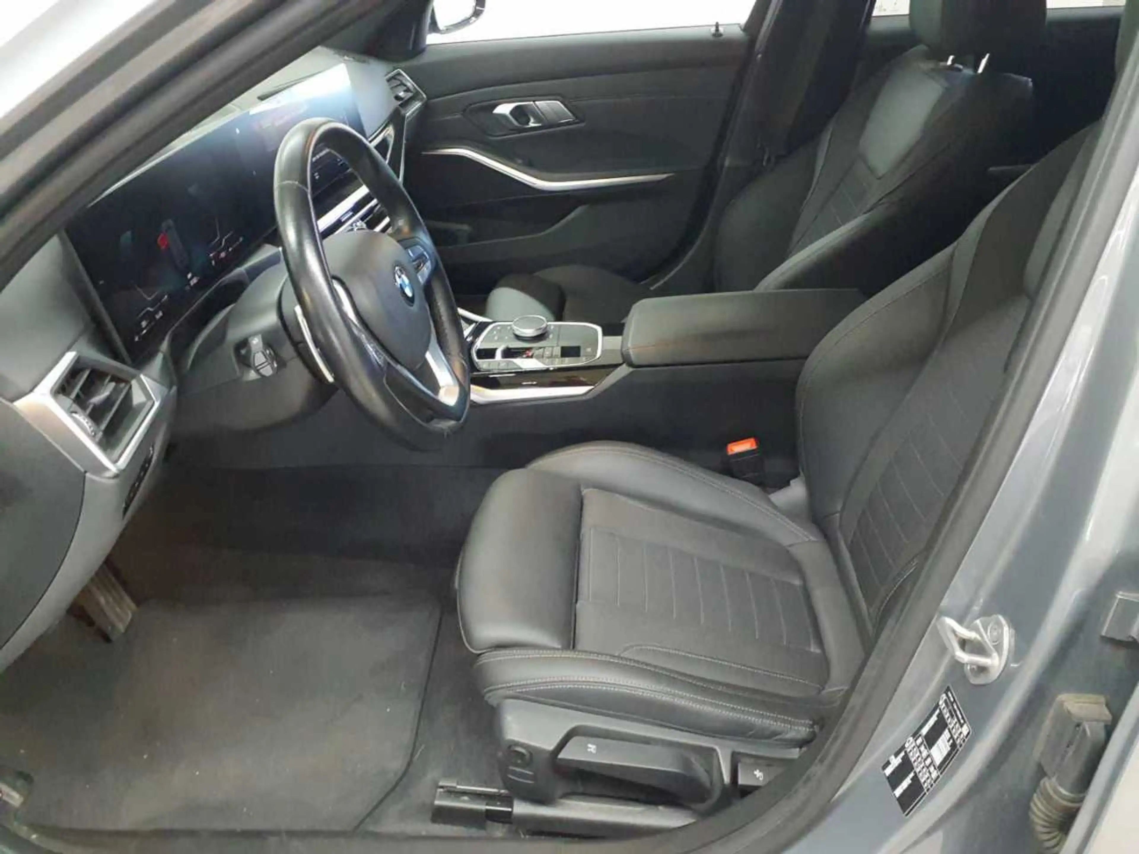 BMW 318 318d Touring Aut. Navi SHZ LED — photo 8