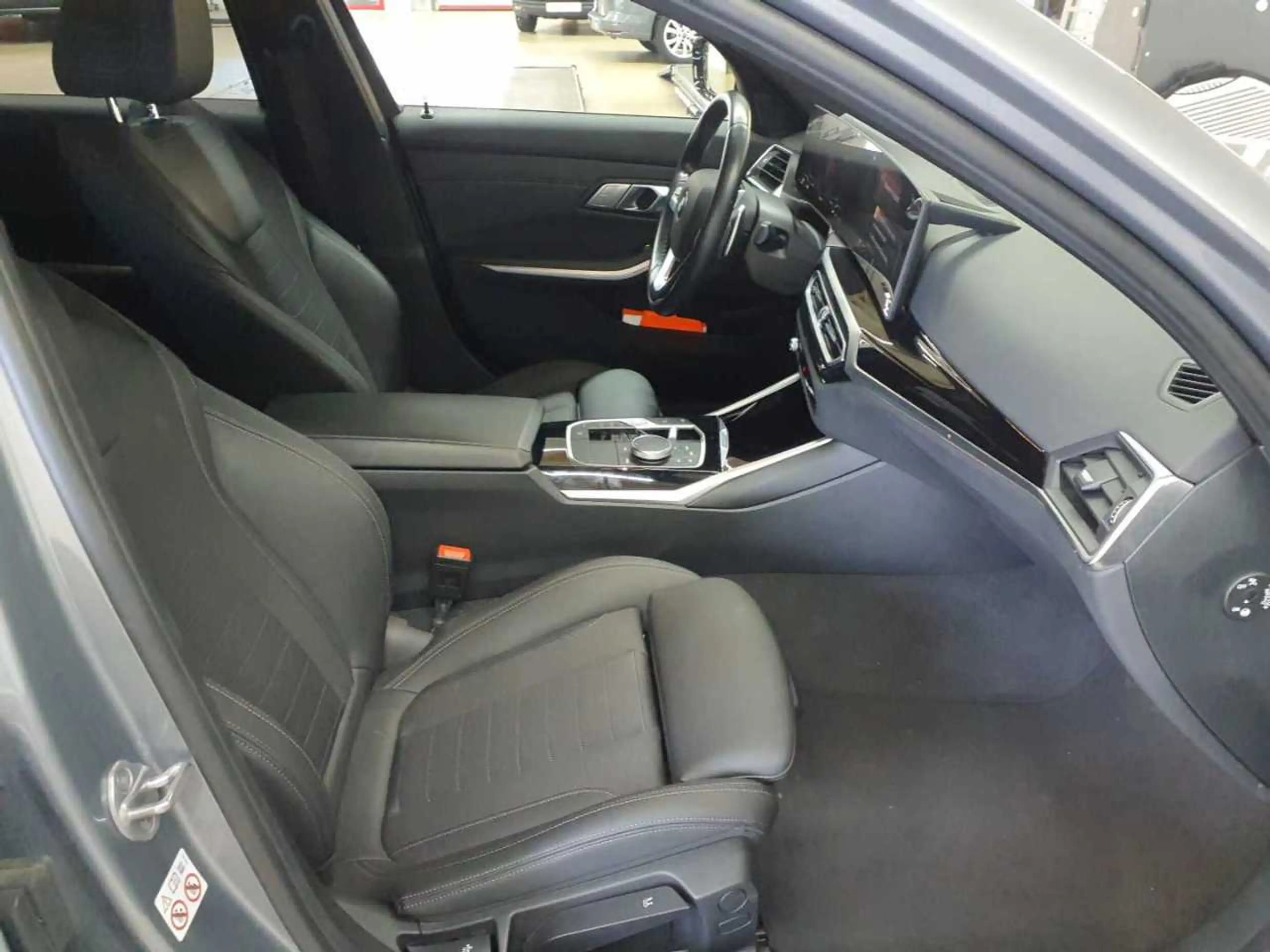 BMW 318 318d Touring Aut. Navi SHZ LED — photo 7