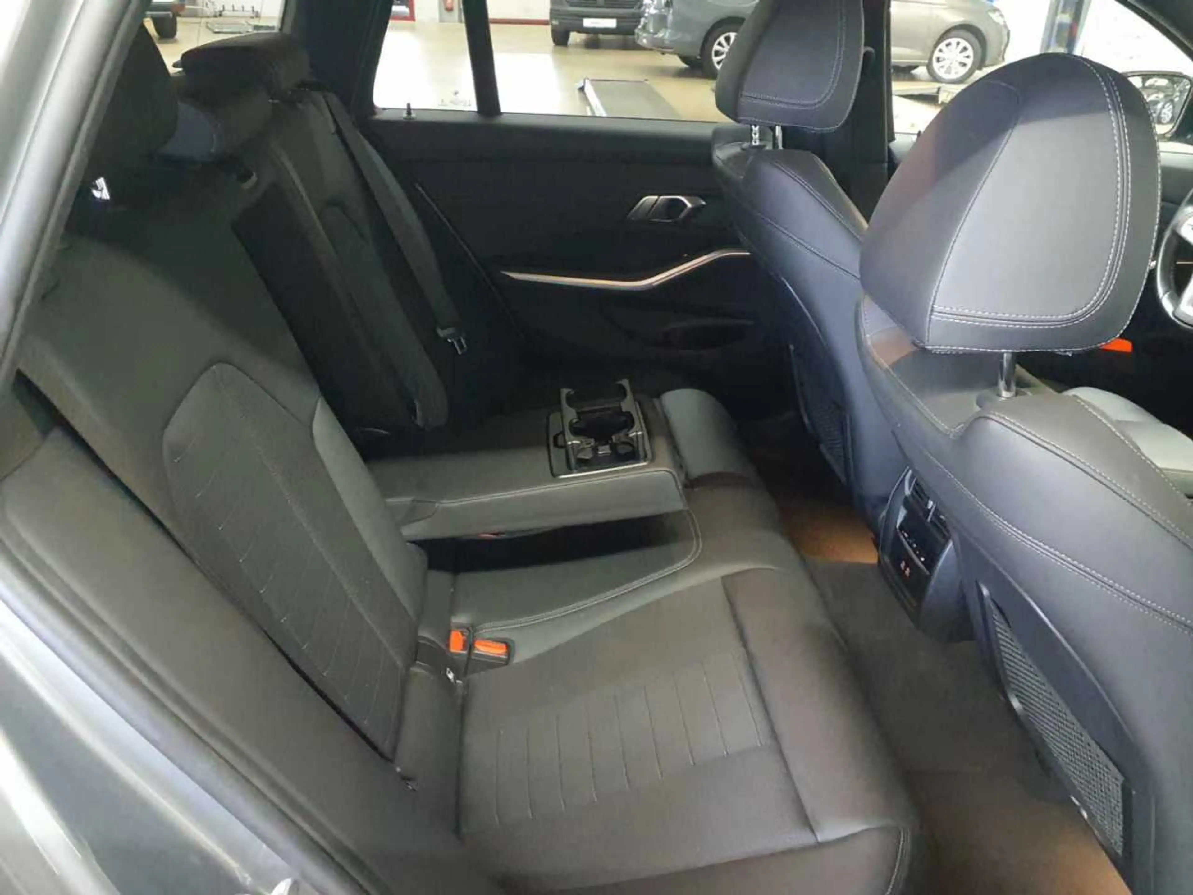 BMW 318 318d Touring Aut. Navi SHZ LED — photo 13