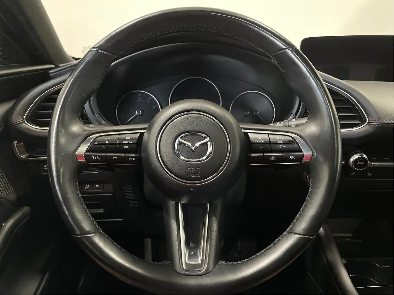 Mazda 3 снимка Mazda 3
