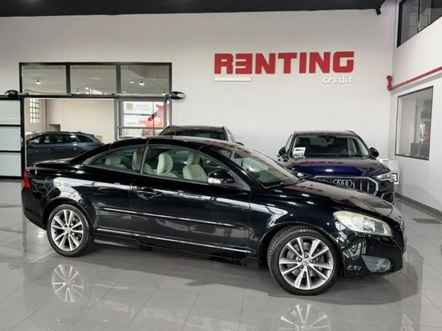 Volvo C70 D3 Momentum Aut. Negro - 2