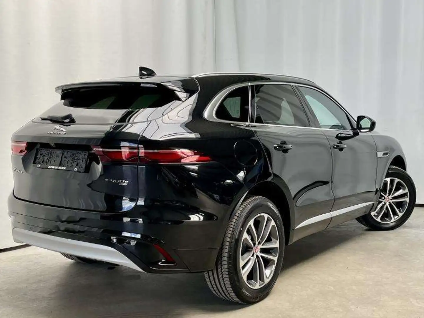 Jaguar F-Pace PHEV P400e AWD S Zwart - 2