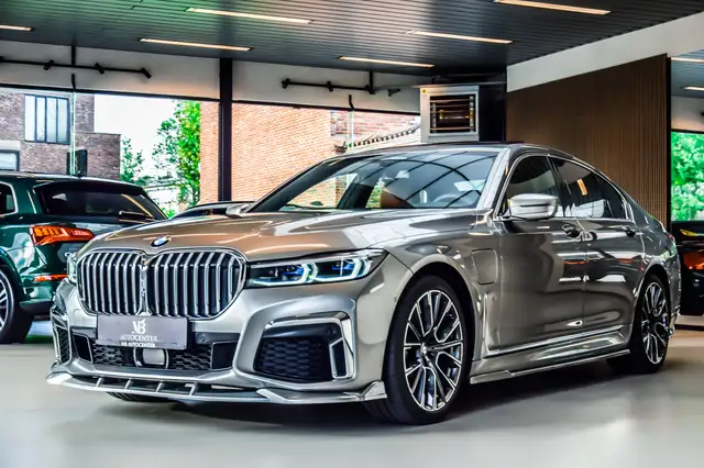 BMW 745 e Long M-Sport Individual 06/2019 - Full Option!!