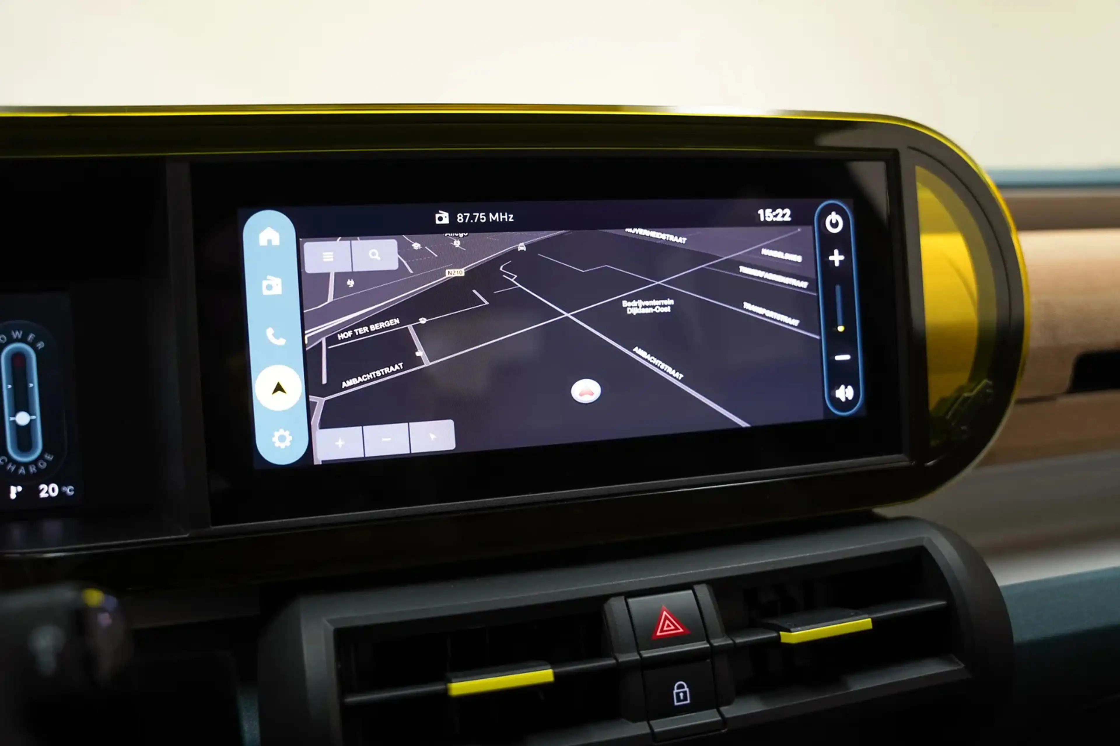 Fiat Grande Panda La Prima 11 kW 44 kWh [ LED Navi Apple/Android Cam — photo 9