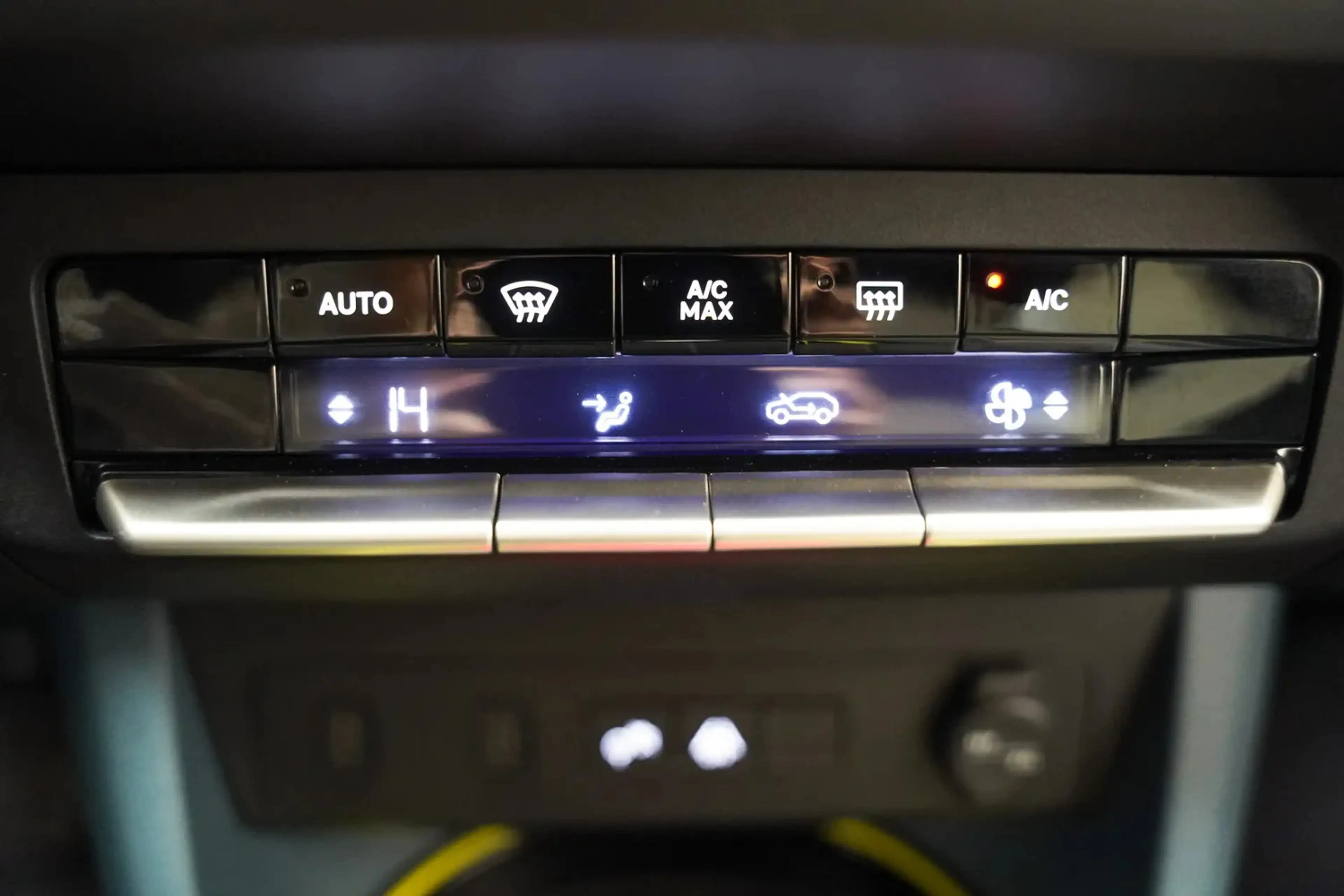Fiat Grande Panda La Prima 11 kW 44 kWh [ LED Navi Apple/Android Cam — photo 14