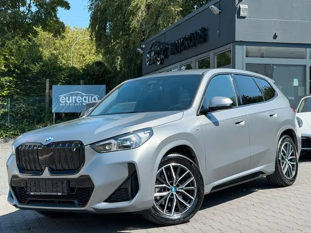 BMW iX1 30 xDrive 1 Hand - M Sportpaket ///