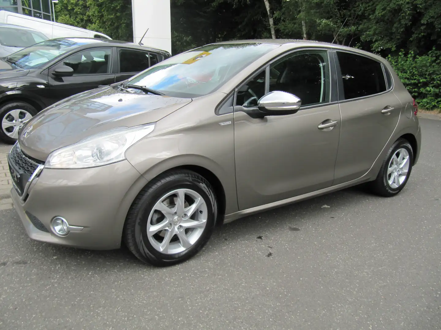 Peugeot 208 Style Klima + Insp.+ TÜV + Neu + Or - 1