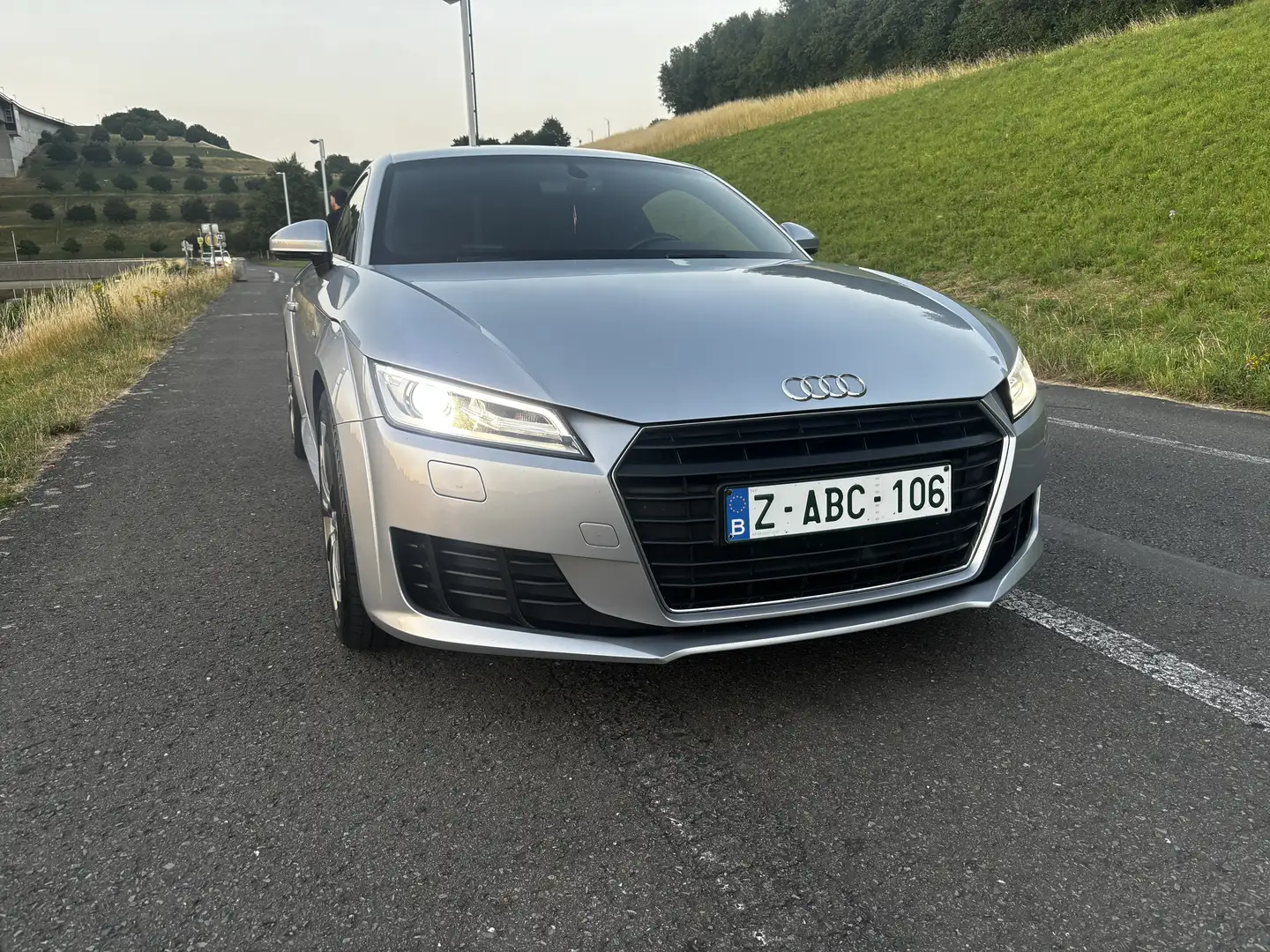 Audi TT Coupé 1.8 TFSI Sline * ETAT SHOWROOM - 2