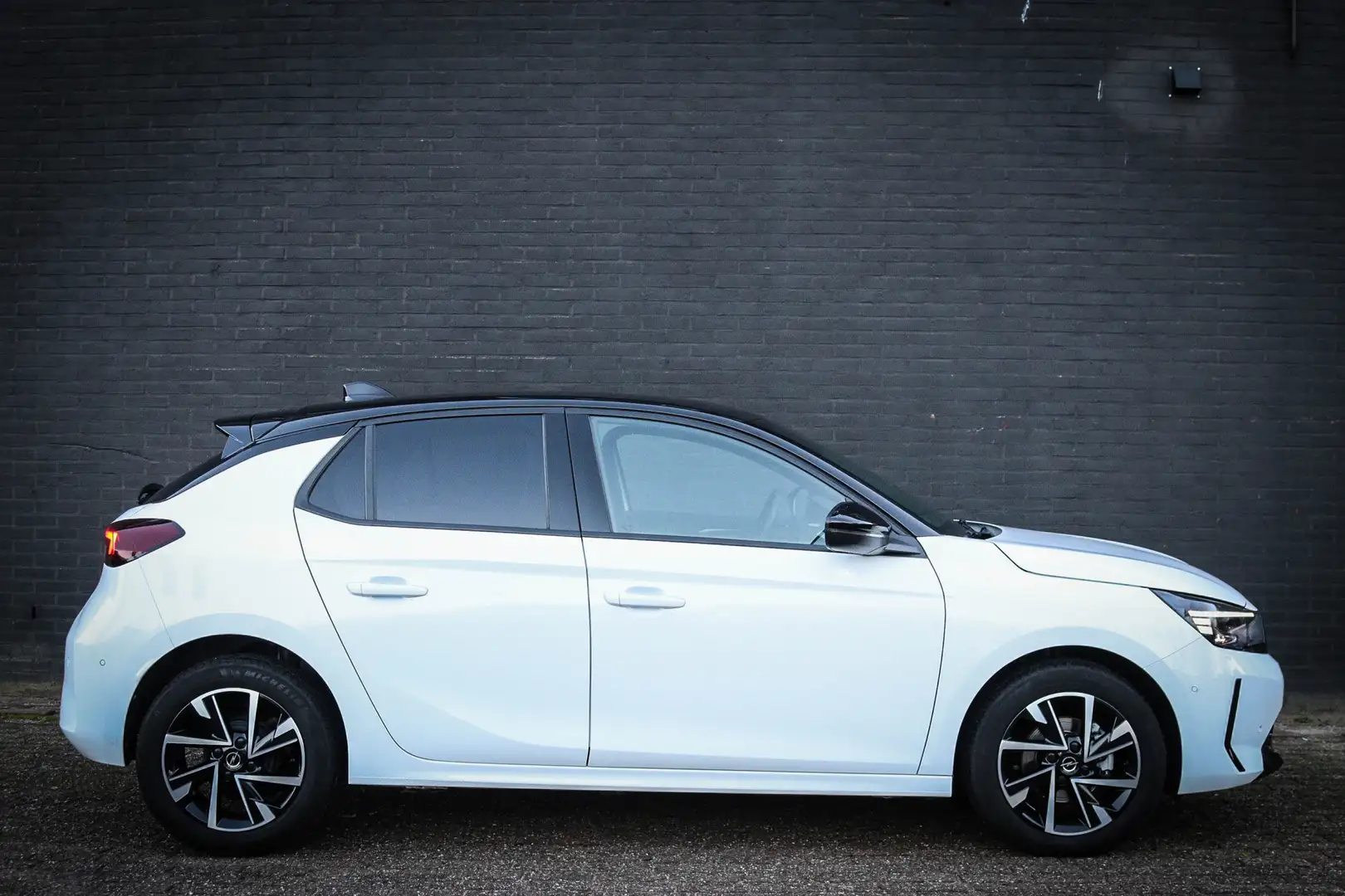 Opel Corsa 1.2 GS Airco/Camera/Miror screening Wit - 2