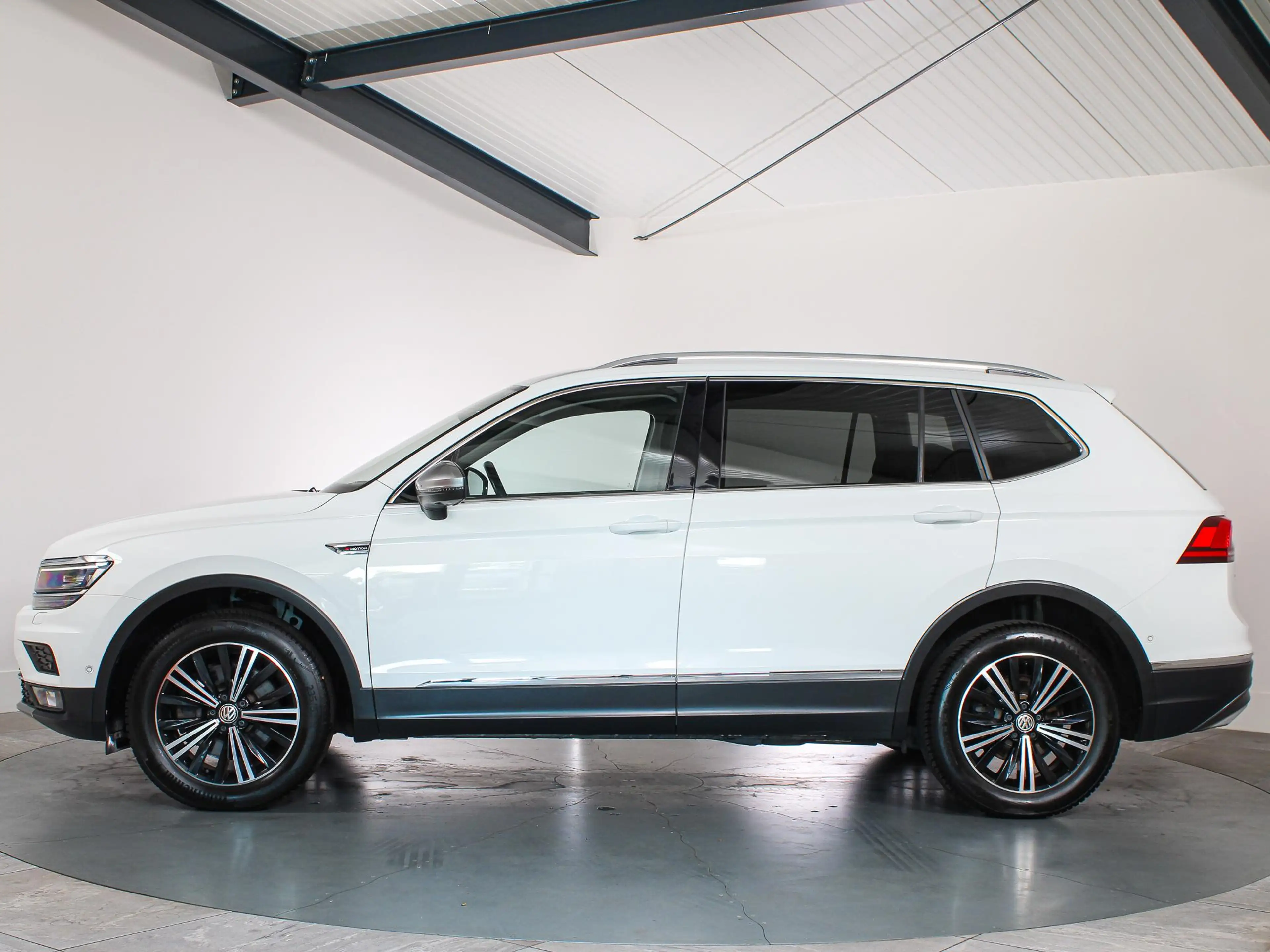 Volkswagen Tiguan Allspace 2.0 TSI 4Motion, Highline, 7-Persoons, Trekhaak, 3 — photo 9