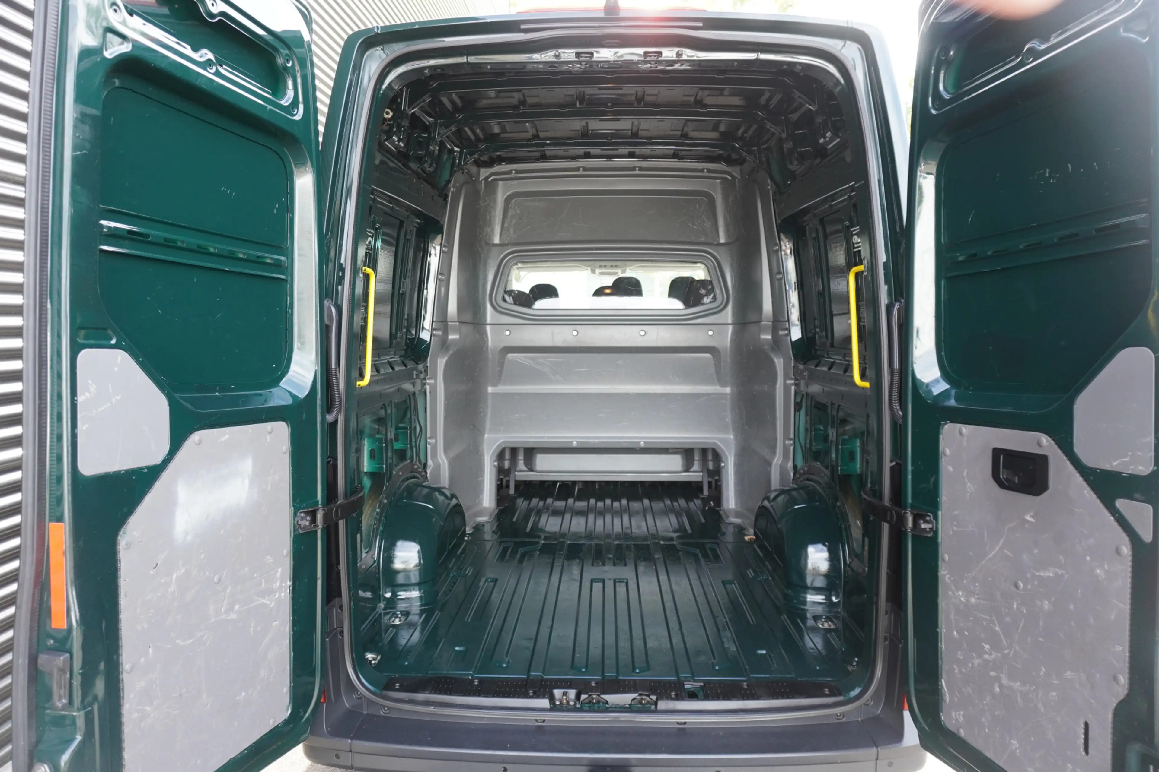 Volkswagen Crafter 140pk L3H3/L2H2 Dubbele cabine 6 persoons Apple Ca — photo 3