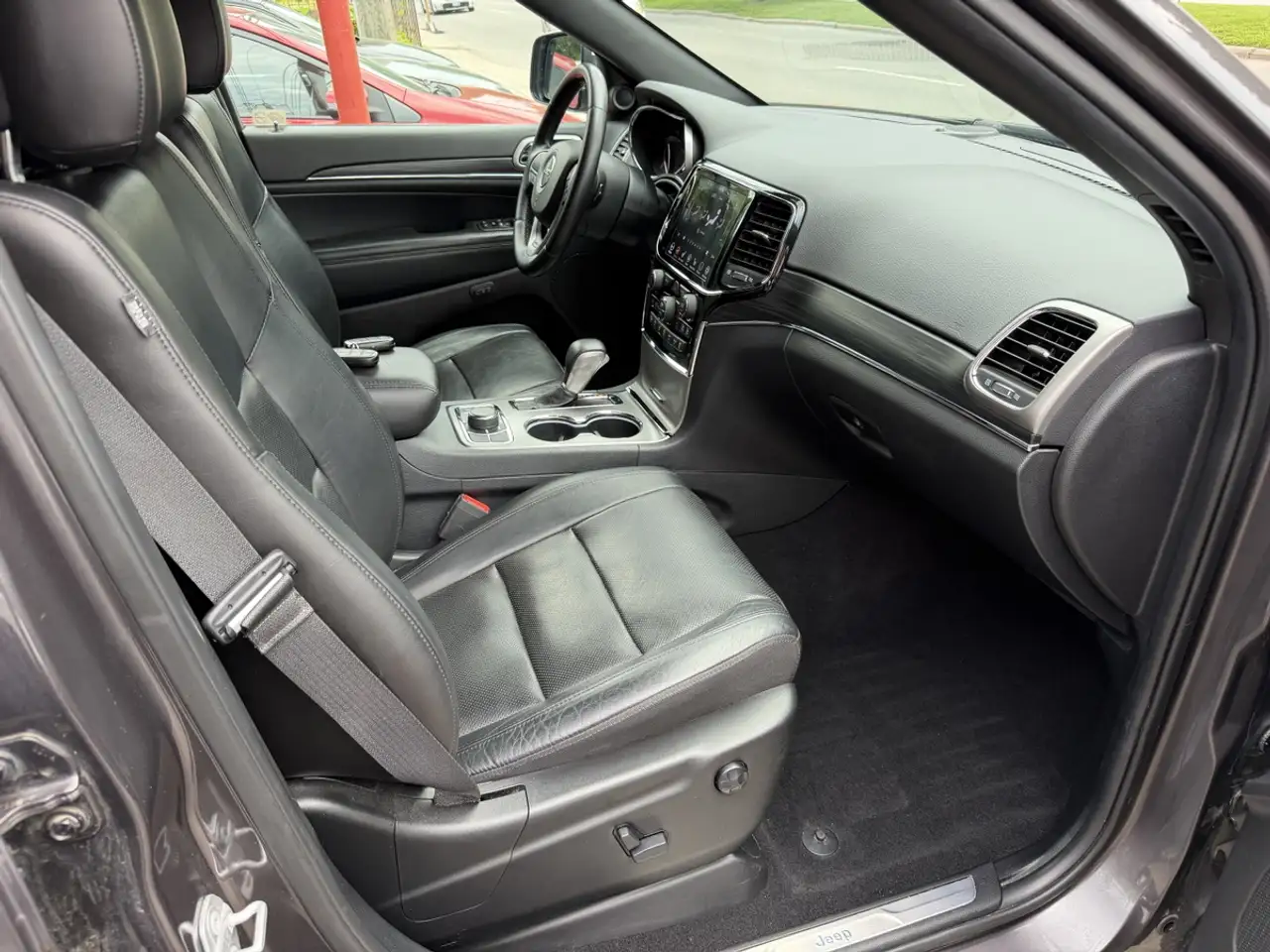 Jeep Grand Cherokee снимка Jeep Grand Cherokee