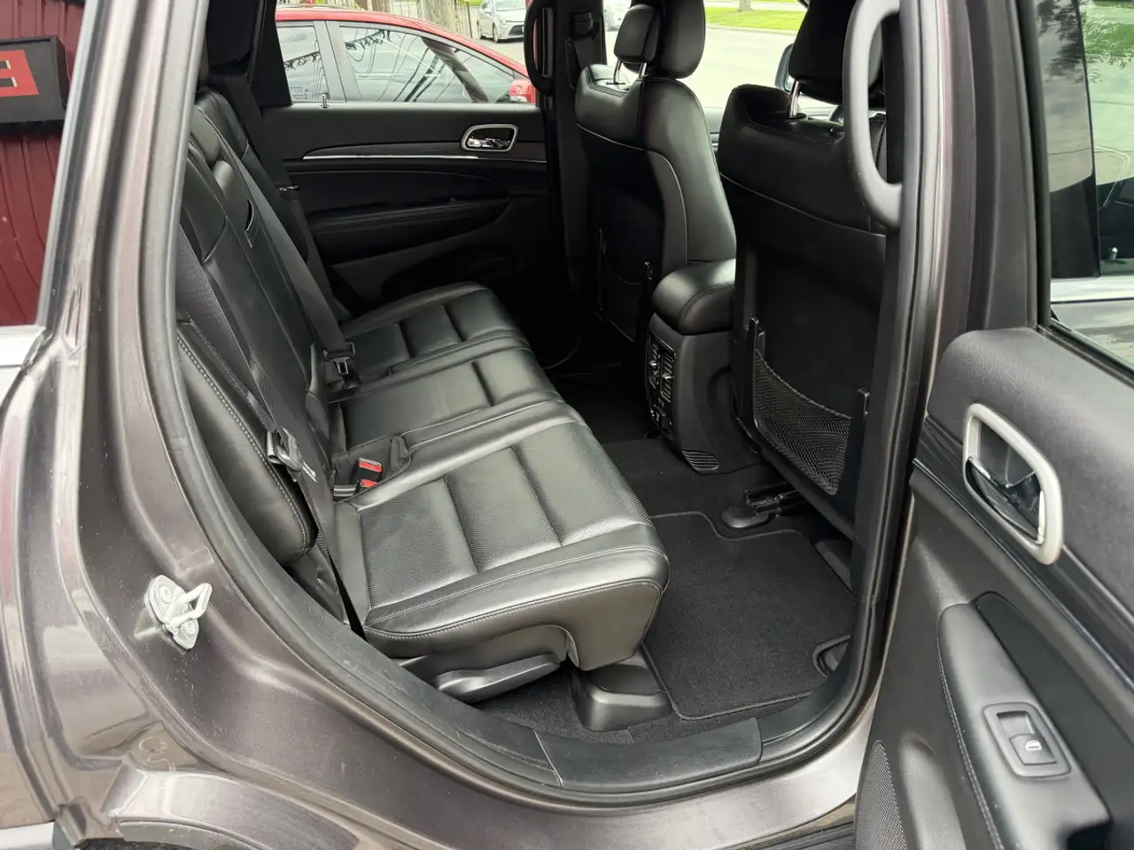 Jeep Grand Cherokee снимка Jeep Grand Cherokee