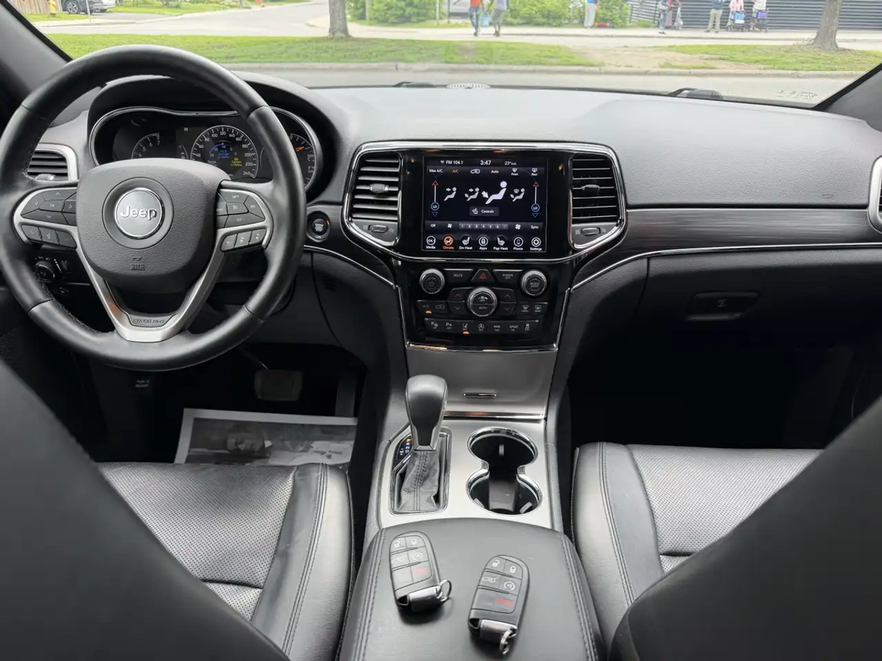 Jeep Grand Cherokee снимка Jeep Grand Cherokee