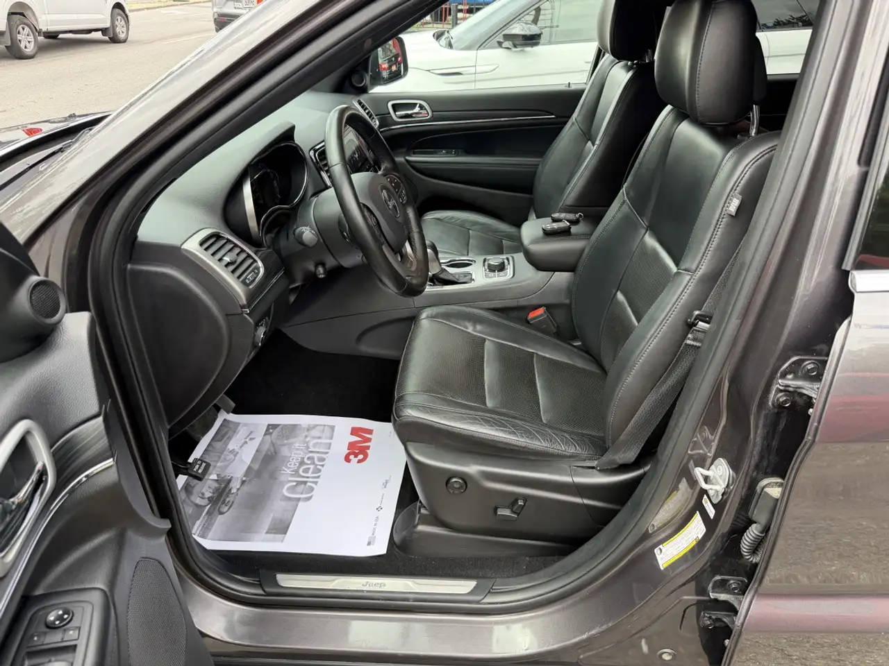 Jeep Grand Cherokee снимка Jeep Grand Cherokee