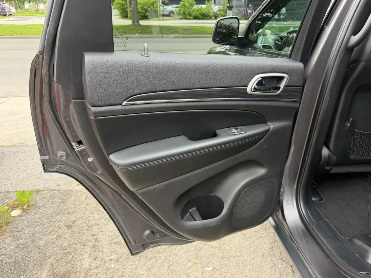 Jeep Grand Cherokee снимка Jeep Grand Cherokee