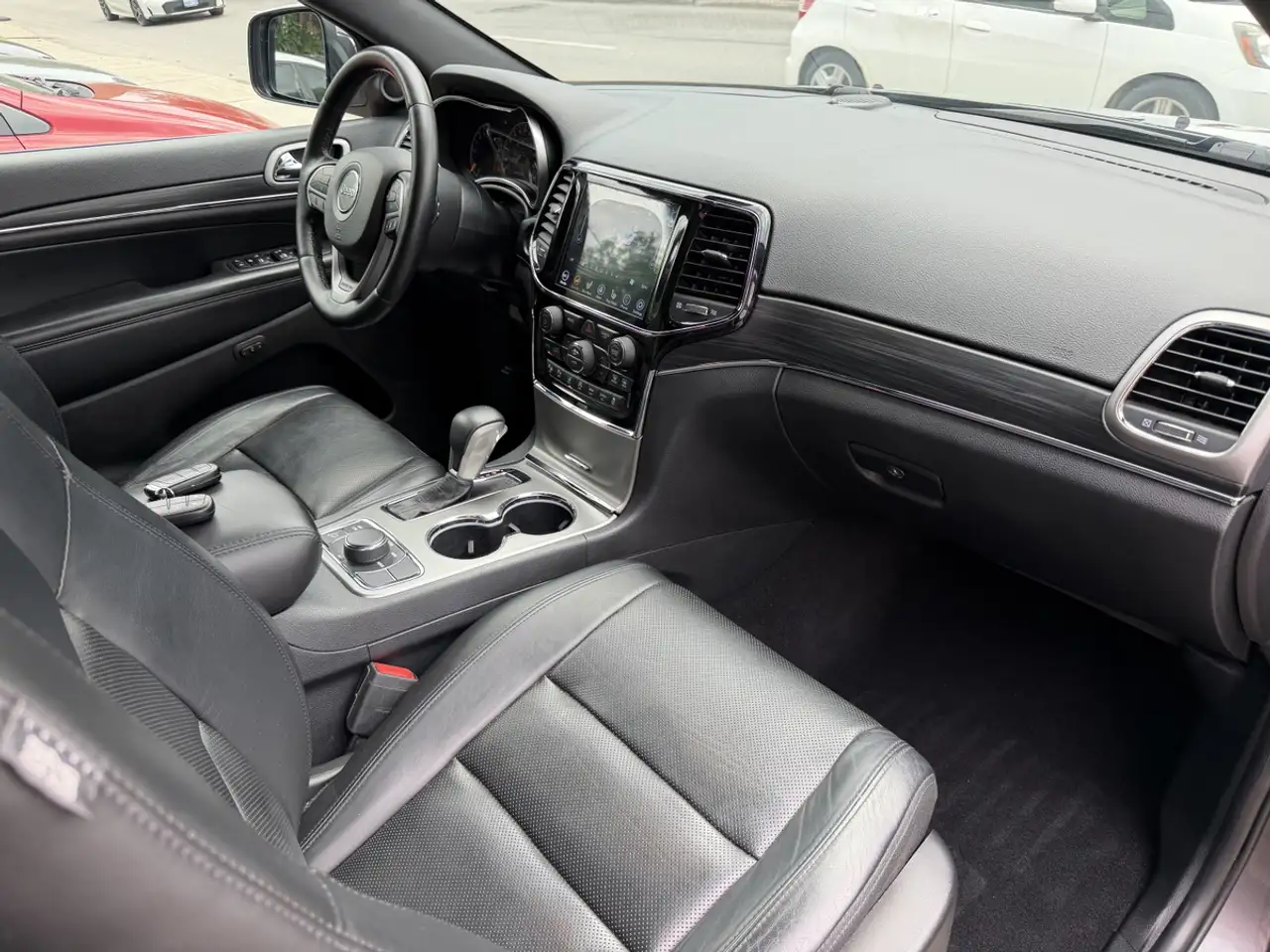 Jeep Grand Cherokee снимка Jeep Grand Cherokee