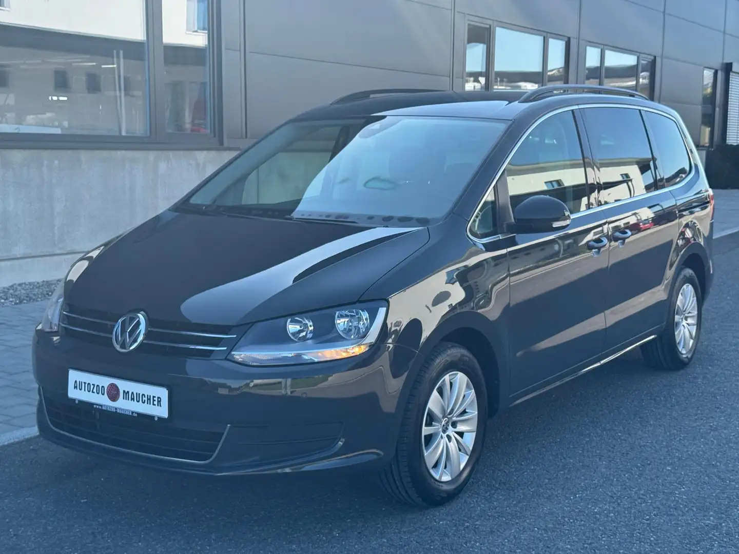 Volkswagen Sharan 2.0 TDI Comfortline Business/ACC/APP/NAVI Grau - 2